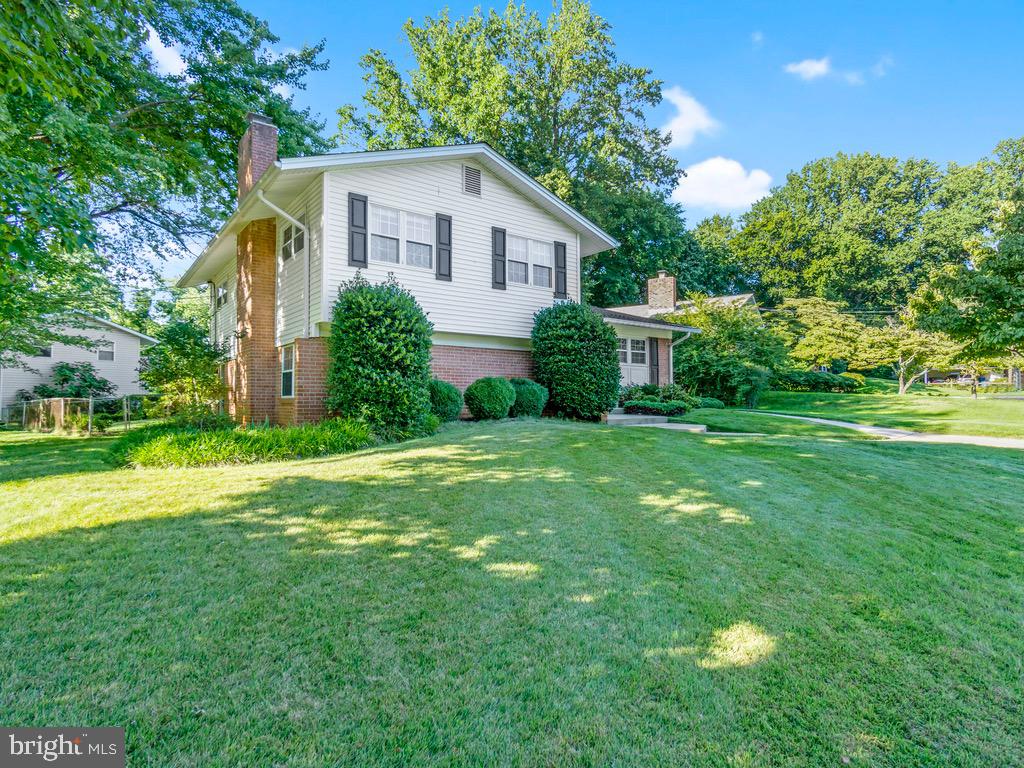 MOSBY WOODS - Residential Lease