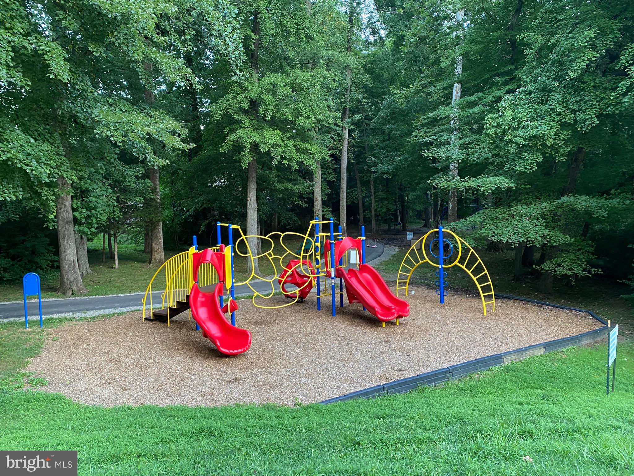 MOSBY WOODS - Residential Lease