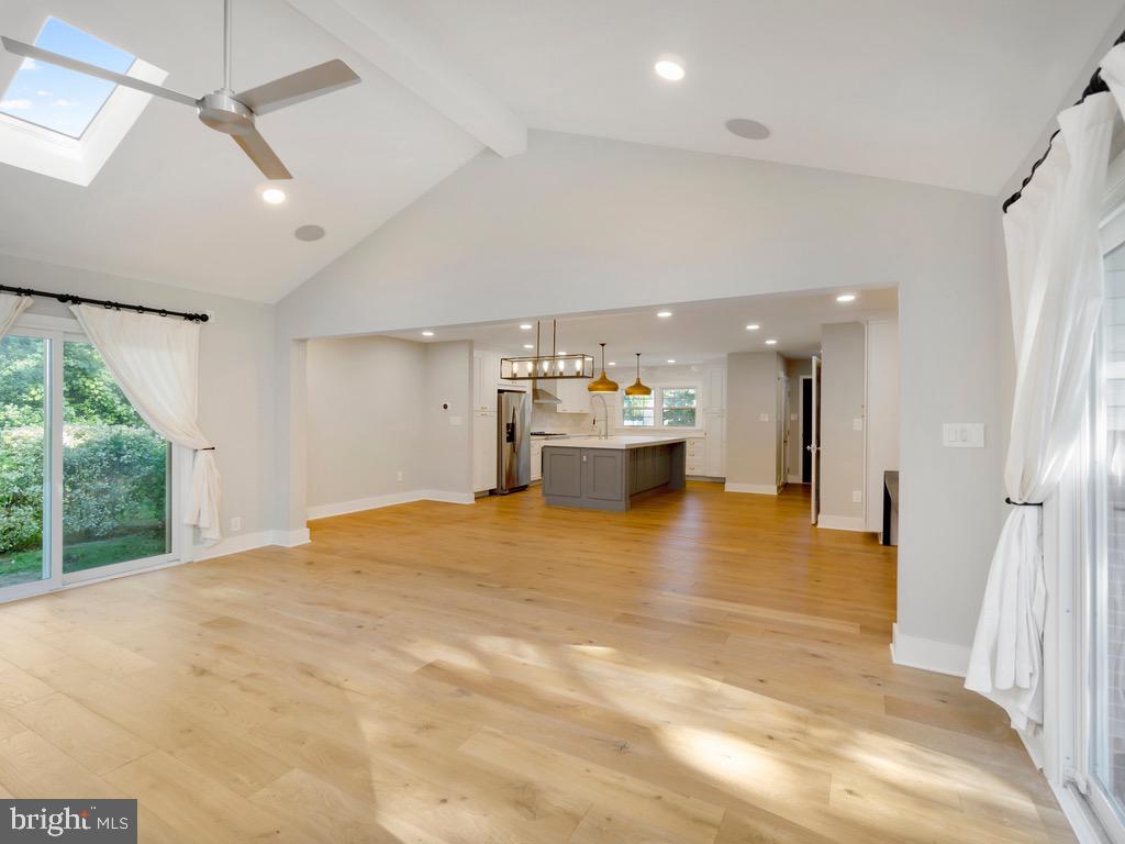 MOSBY WOODS - Residential Lease