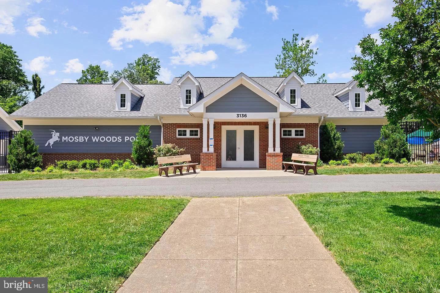 MOSBY WOODS - Residential Lease