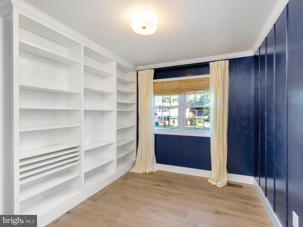 MOSBY WOODS - Residential Lease