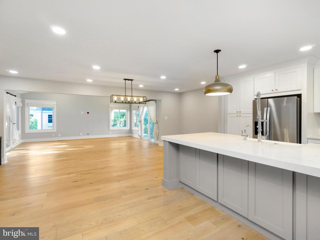 MOSBY WOODS - Residential Lease