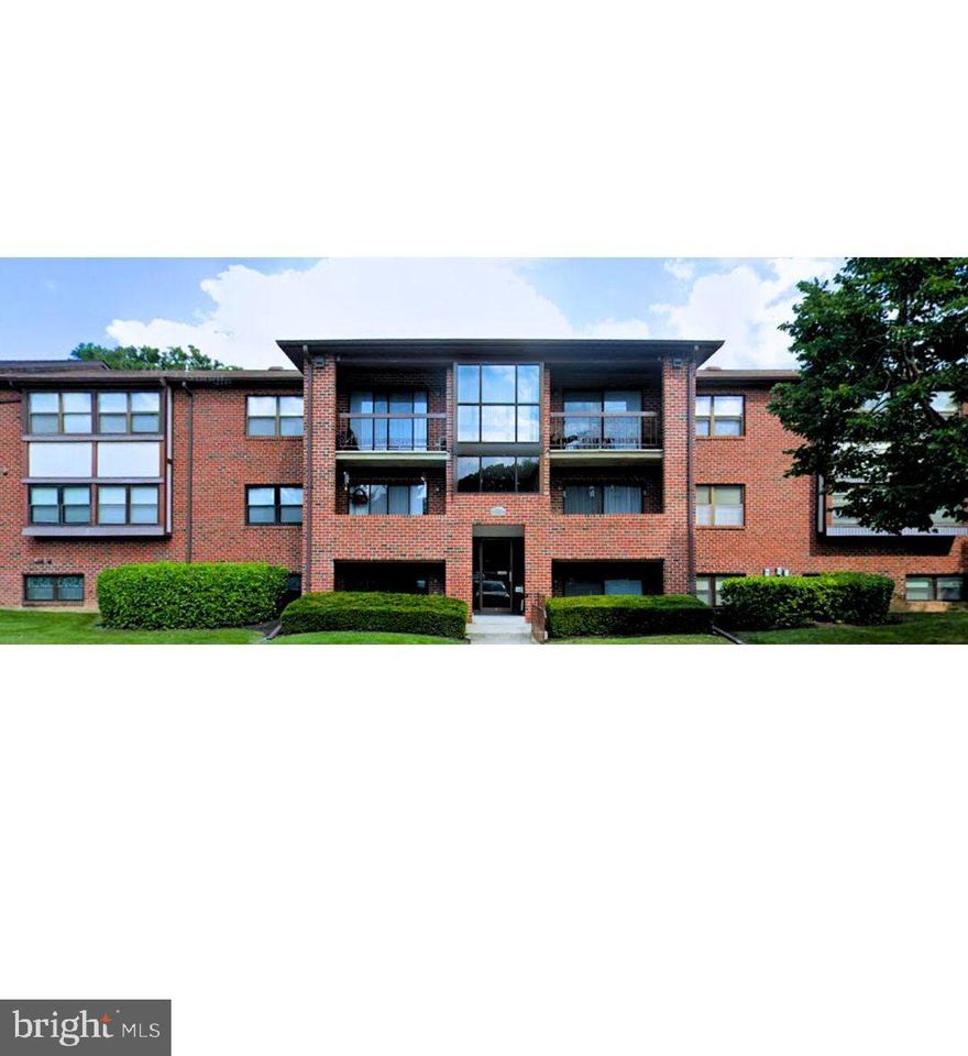 Fantastic value! This 2 BR 2BA condo is situated with a wonder private patio with brick wall surround.  Located in a secure building with a spacious LR, separate formal DR and eat in kitchen all with great natural light. Wonderful laundry in unit and 2 nice size bedrooms each with their own full bath.  Primary bedroom boasts a lovely walk-in closet.  Extra large private storage closet just across the hall.  This is a must see!