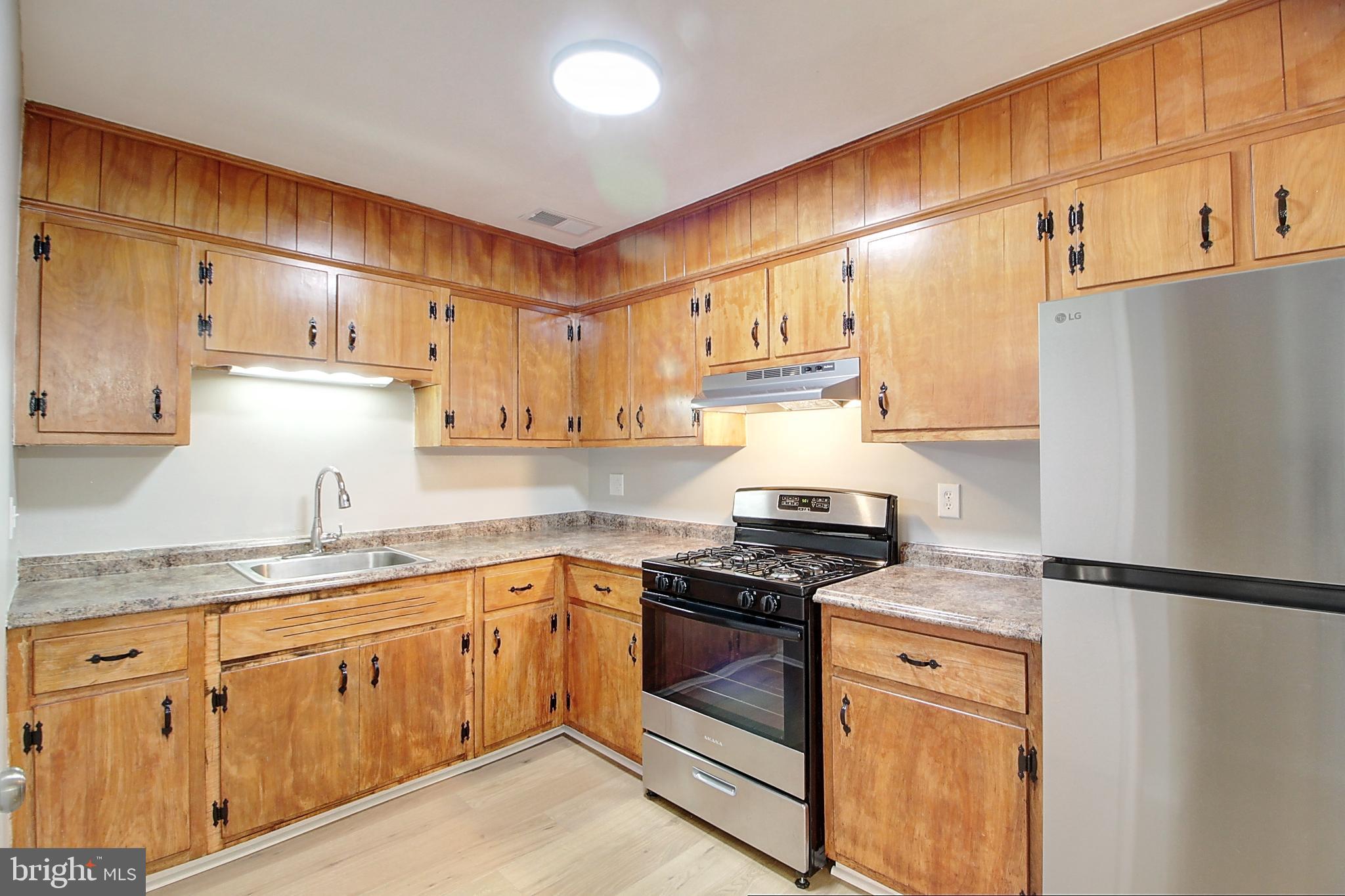 1599 N EAST STREET 14