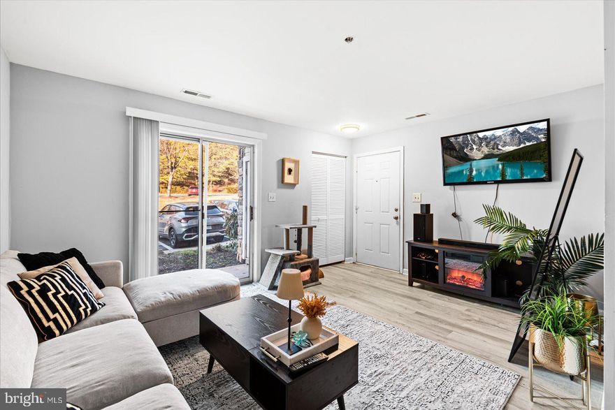 Welcome to 93 Fern Oak Cir, Unit 100, a beautifully maintained ground-level 2-bedroom, 2-bathroom condo offering the perfect combination of comfort, style, and convenience.
Step inside to an open-concept living space featuring luxury vinyl plank (LVP) flooring, creating a modern and durable setting ideal for both everyday living and entertaining. The updated kitchen is equipped with stainless steel appliances, generous cabinetry, and ample counter space, seamlessly connecting to the dining and living areas for a bright and inviting flow.
Both bedrooms are spacious and well-appointed, including a primary suite with a private en-suite bathroom, providing comfort and privacy. The ground-level location offers easy access and added convenience, making this home ideal for homeowners seeking low-maintenance living or investors looking for a strong rental opportunity.
Perfectly situated just minutes from I-95 and only 10 minutes from the Quantico Marine Base, this home offers excellent commuter access while remaining close to shopping, dining, and everyday amenities.
Whether you're a first-time buyer, downsizing, or investing, this move-in-ready condo is an excellent opportunity in a highly convenient location.