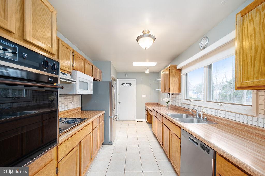 MAPLE GROVE - Residential