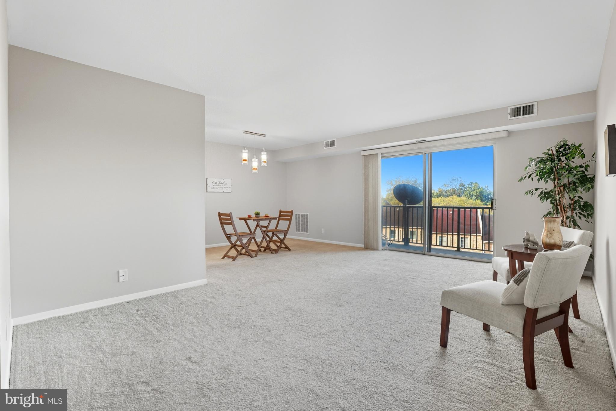 COLUMBIA TOWERS - Residential Lease