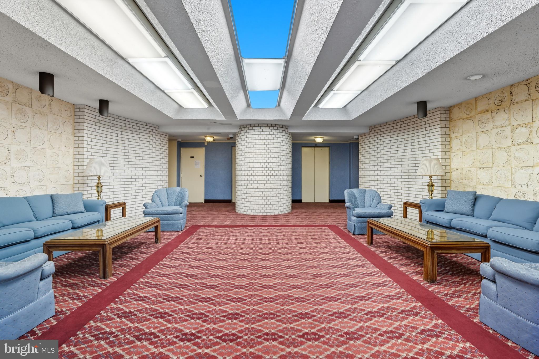 COLUMBIA TOWERS - Residential Lease