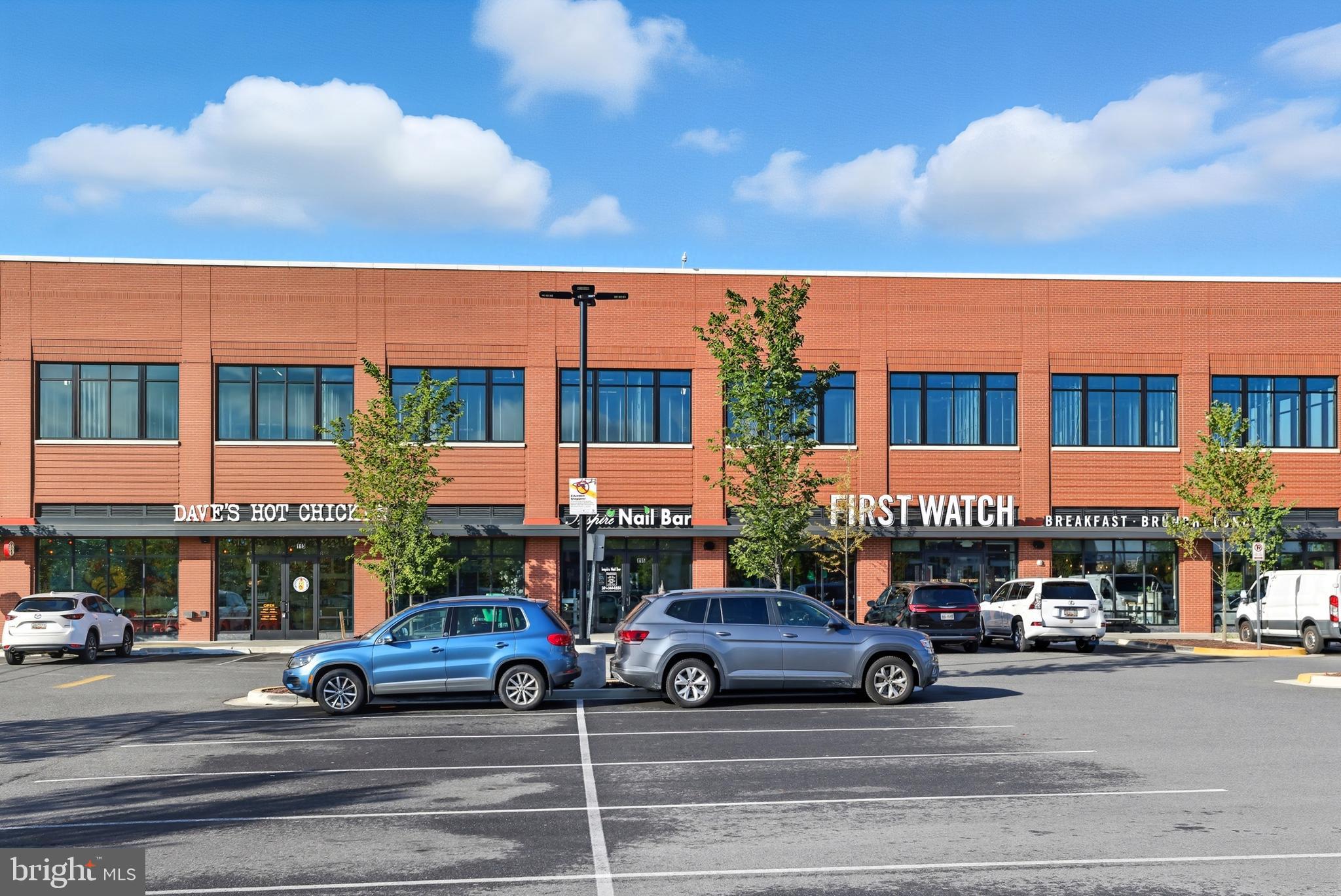 COLUMBIA TOWERS - Residential Lease