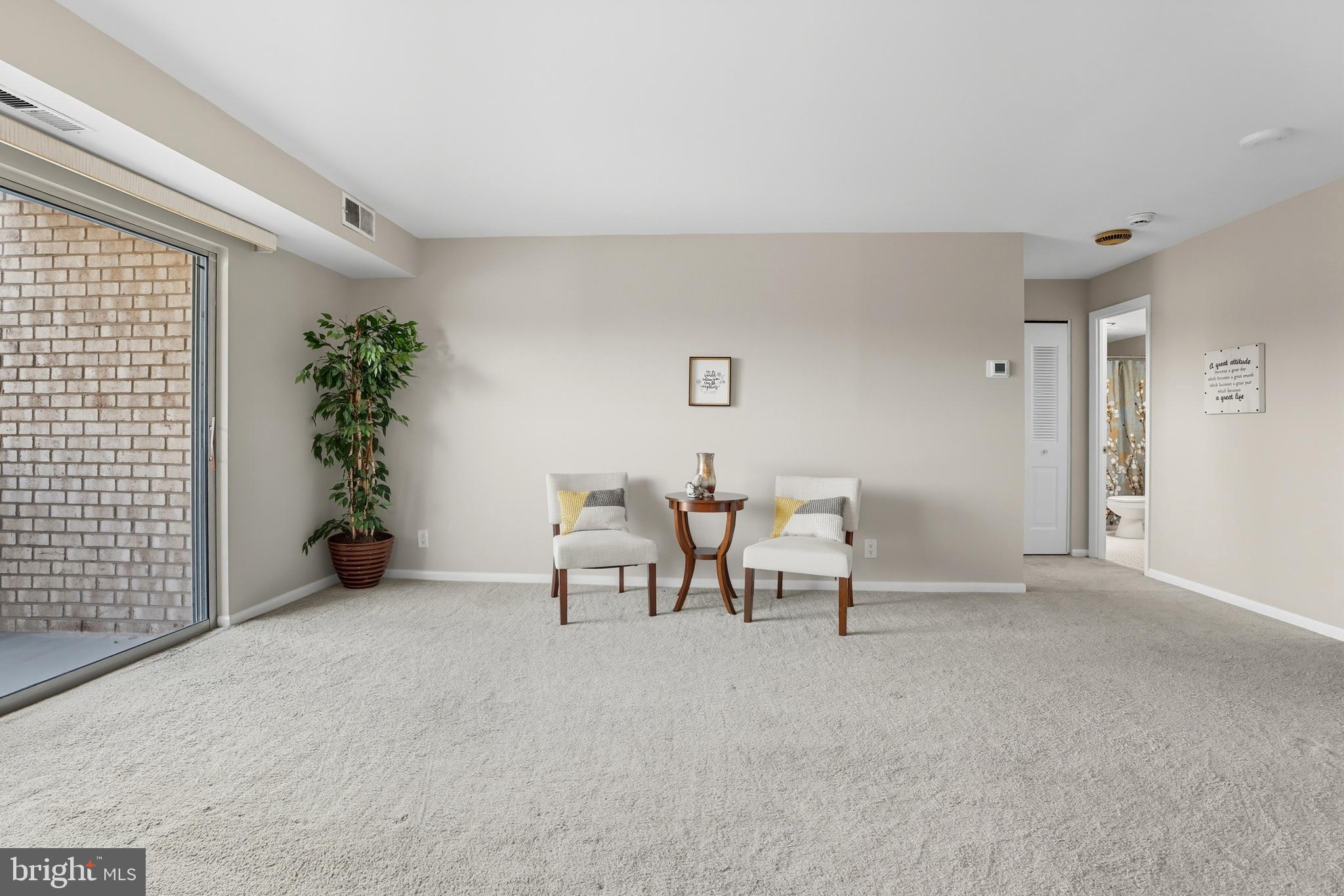 COLUMBIA TOWERS - Residential Lease