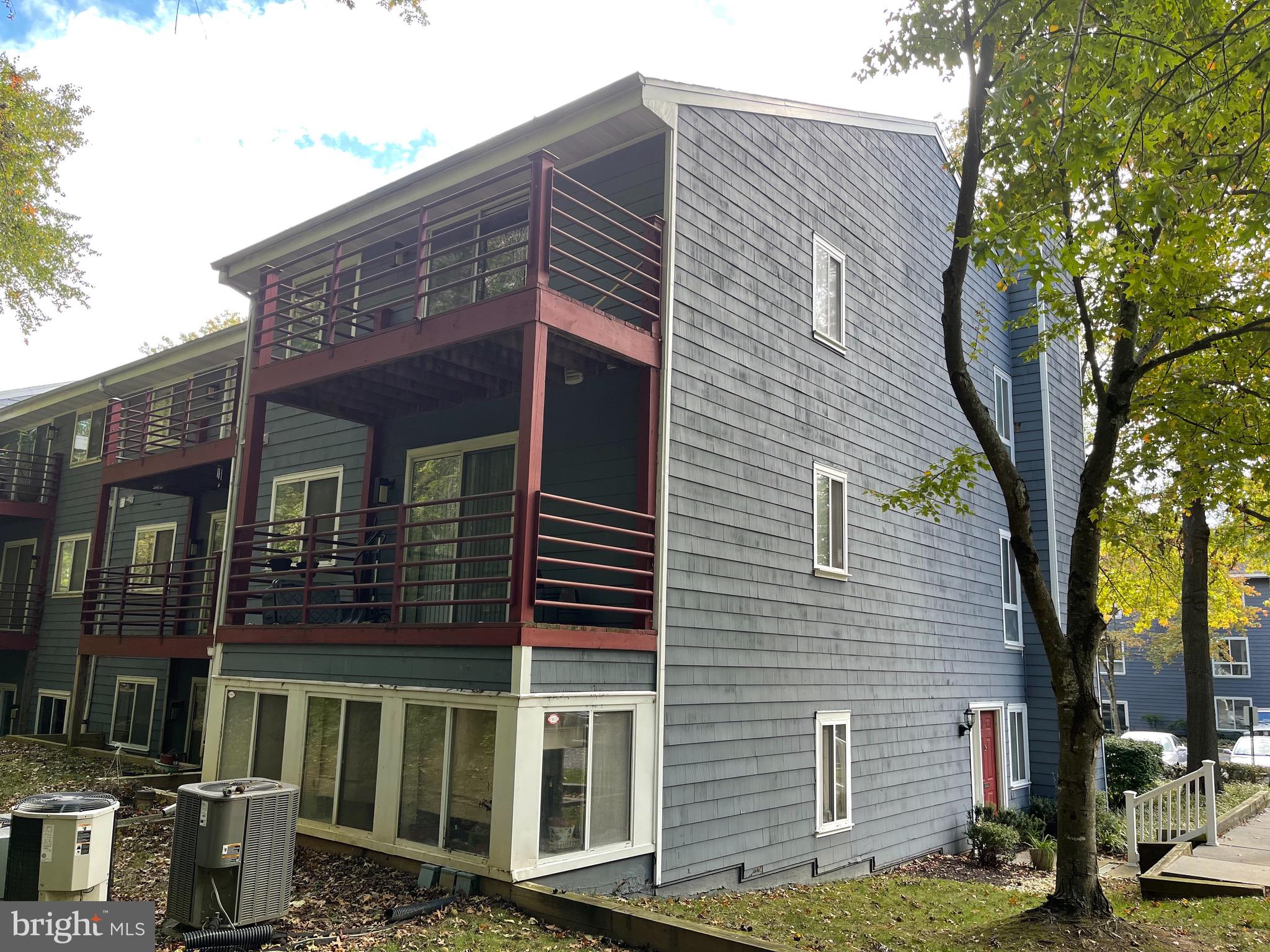 BEDFORD COMMONS - Residential Lease