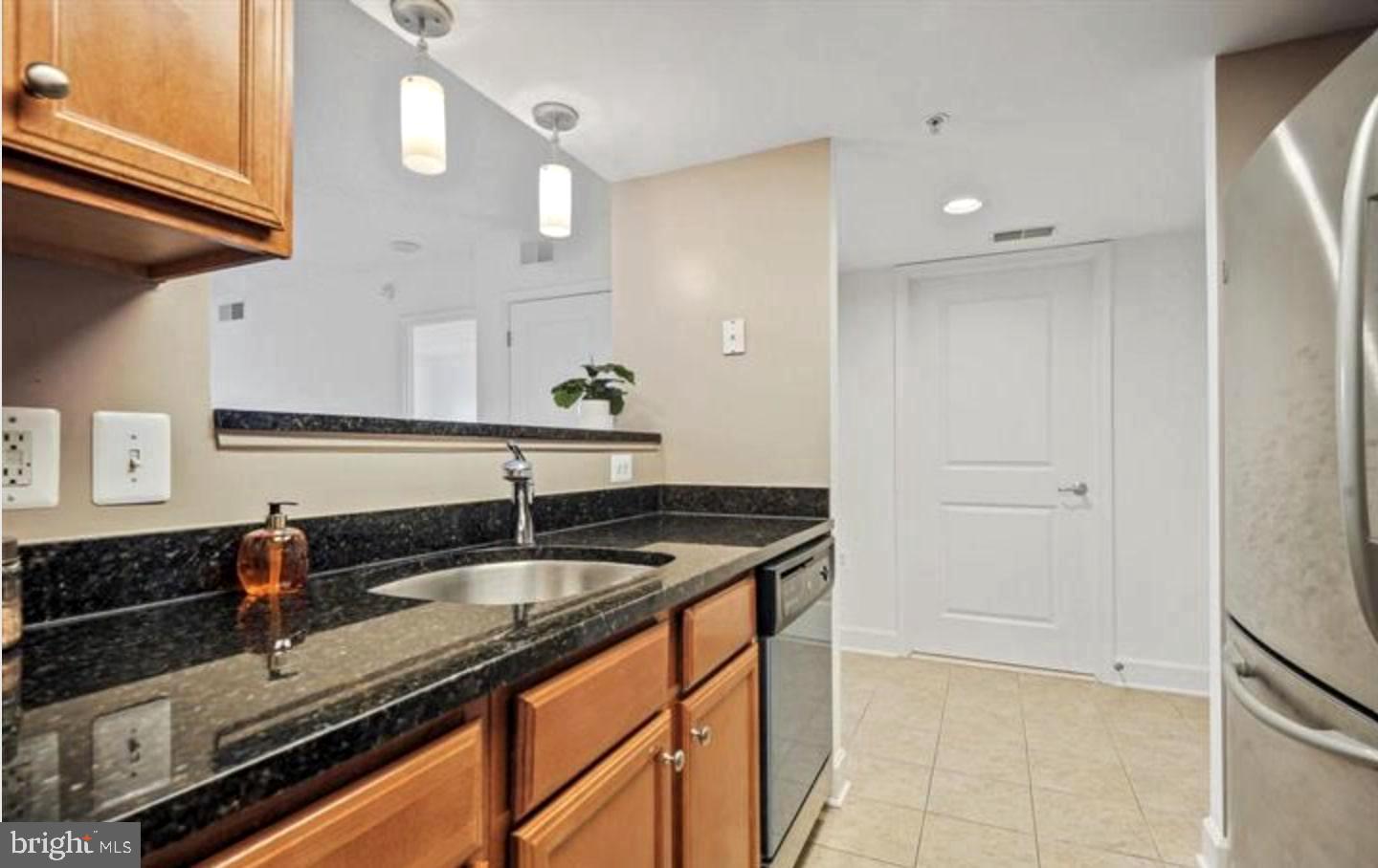 CARLTON HOUSE - Residential Lease