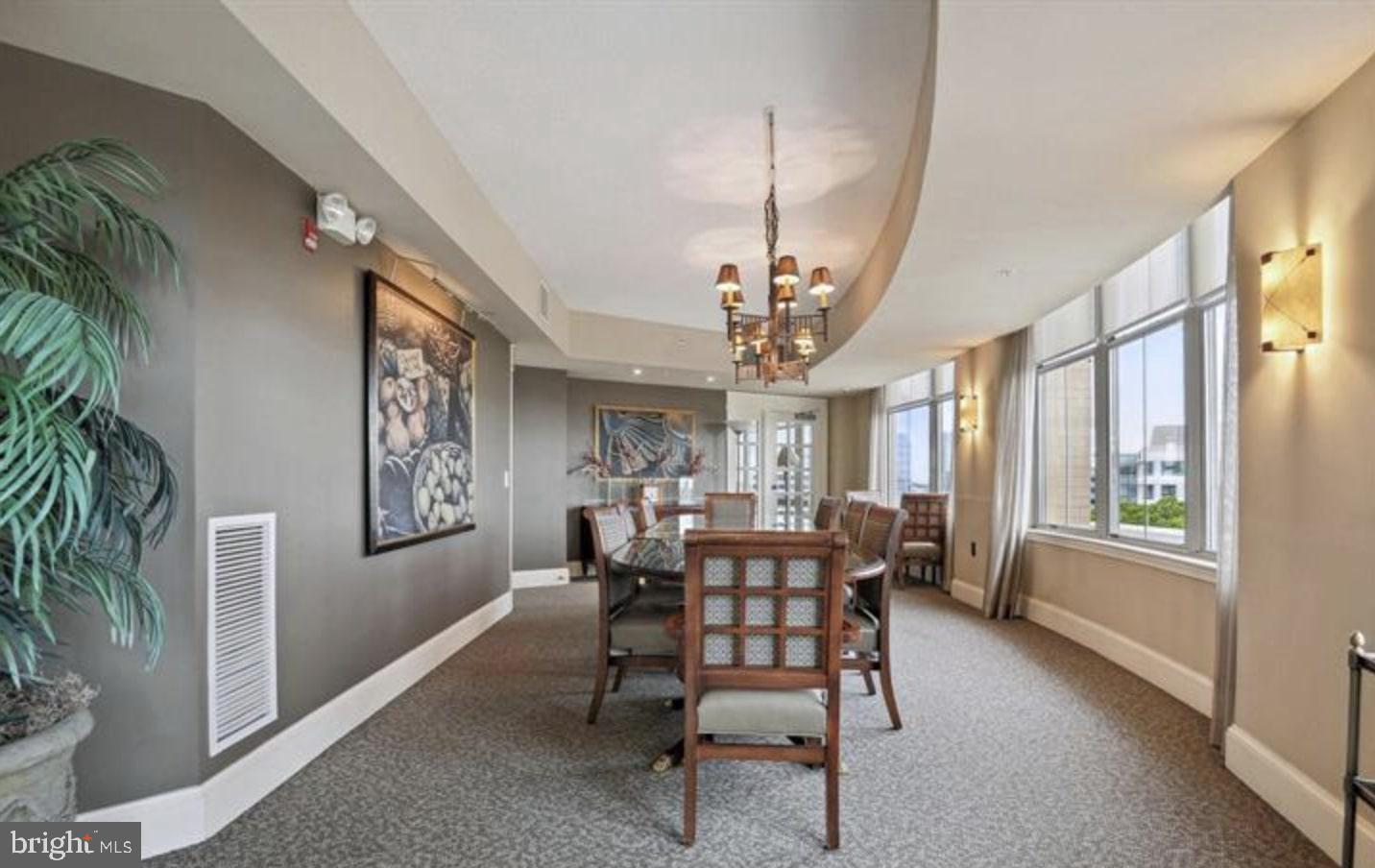 CARLTON HOUSE - Residential Lease