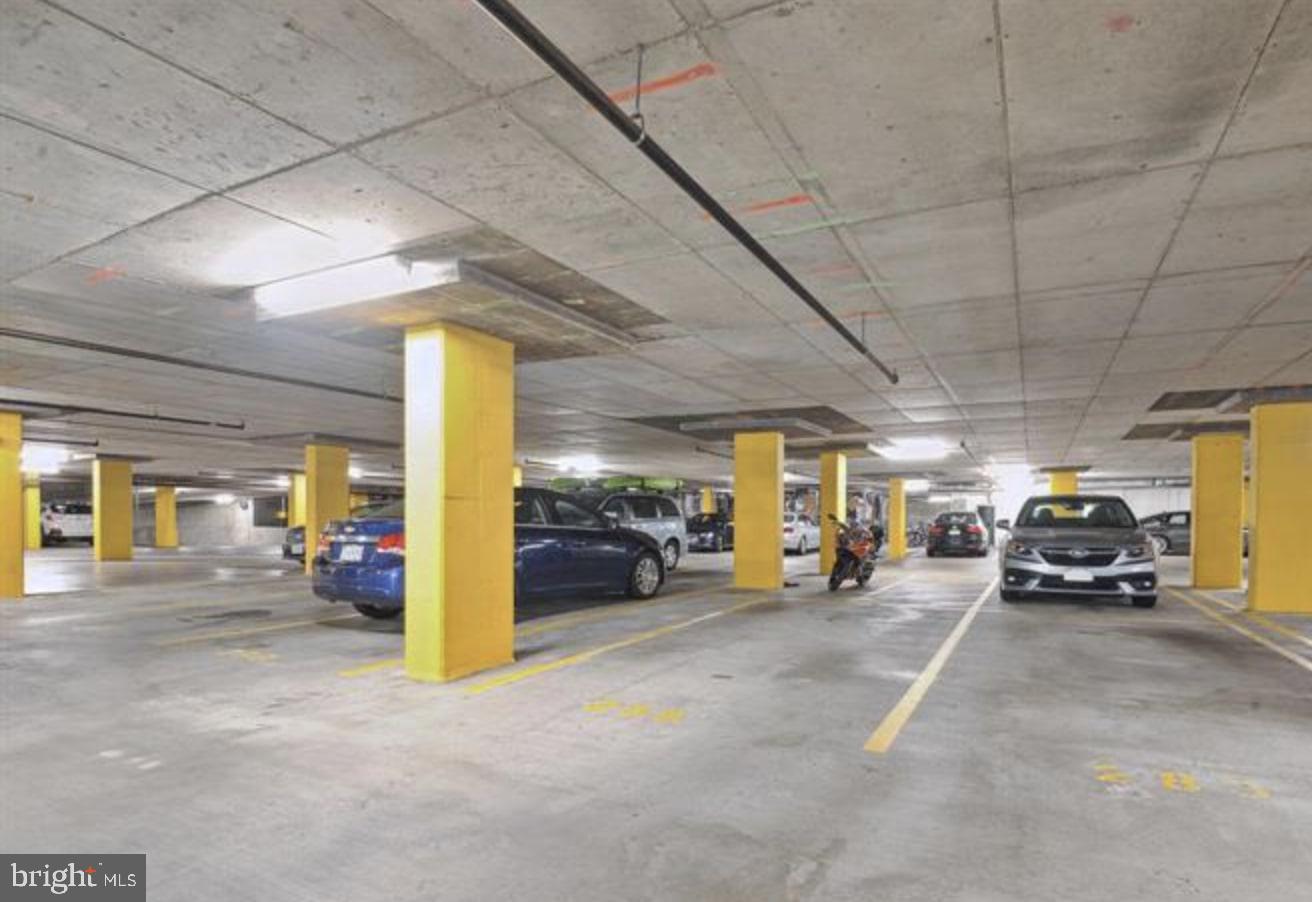 CARLTON HOUSE - Residential Lease