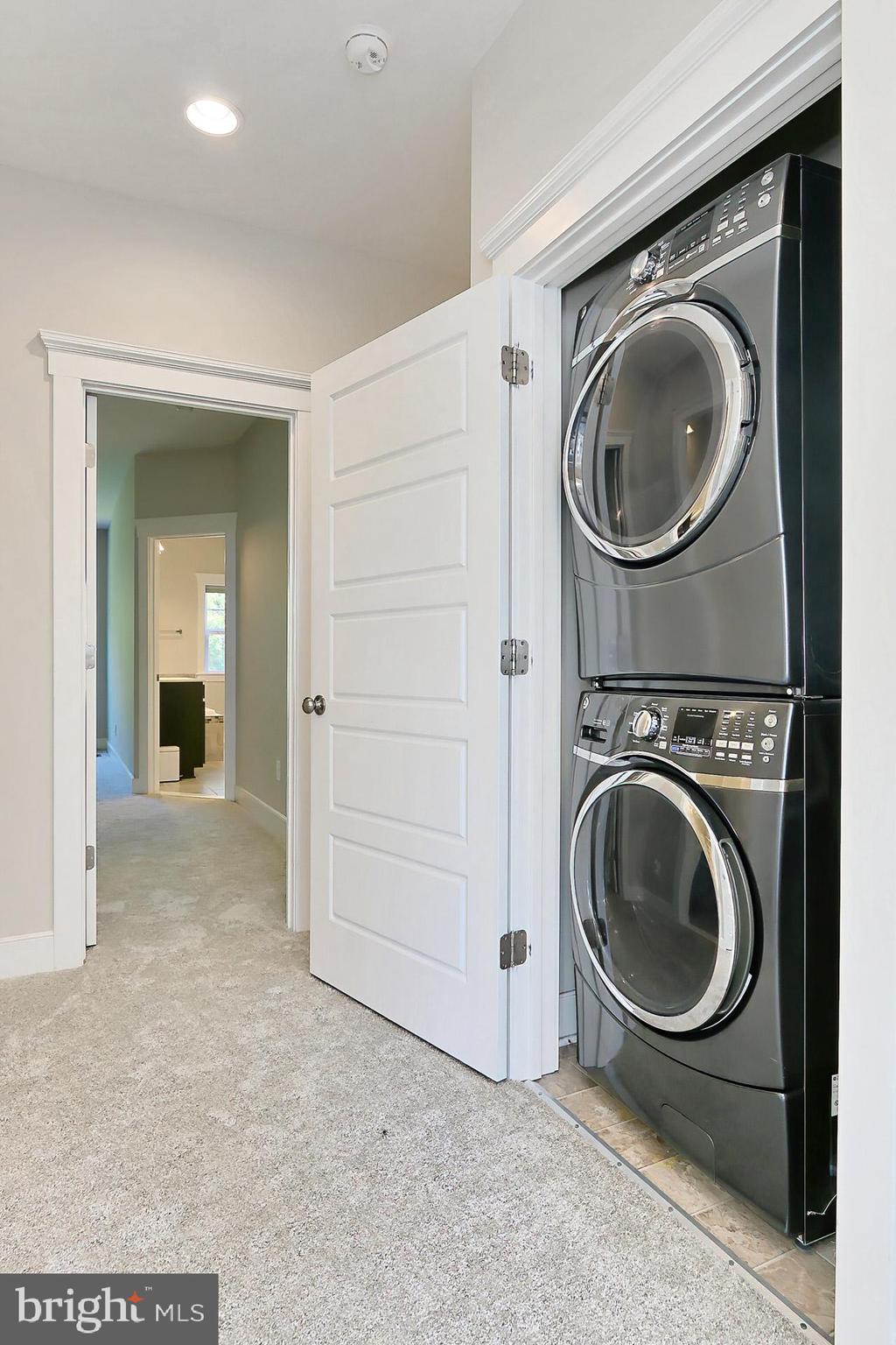 MAYFAIR - Residential