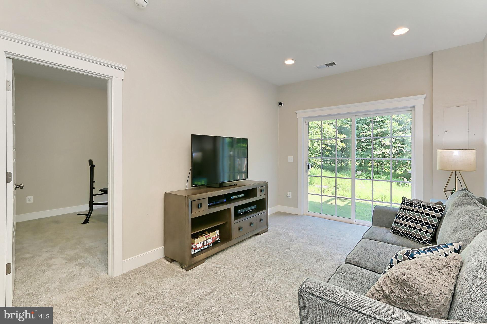 MAYFAIR - Residential