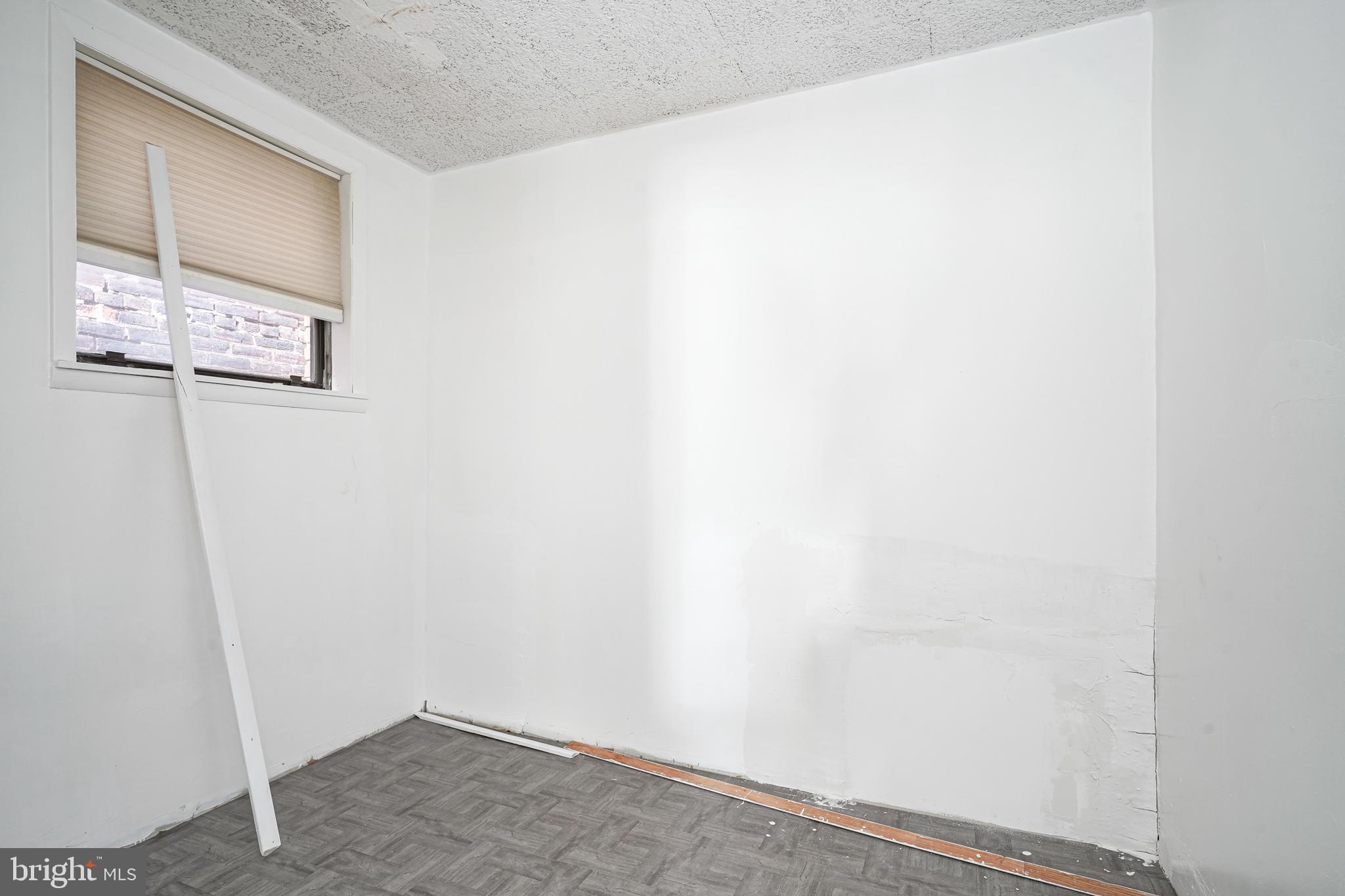 HARROWGATE - Commercial Sale