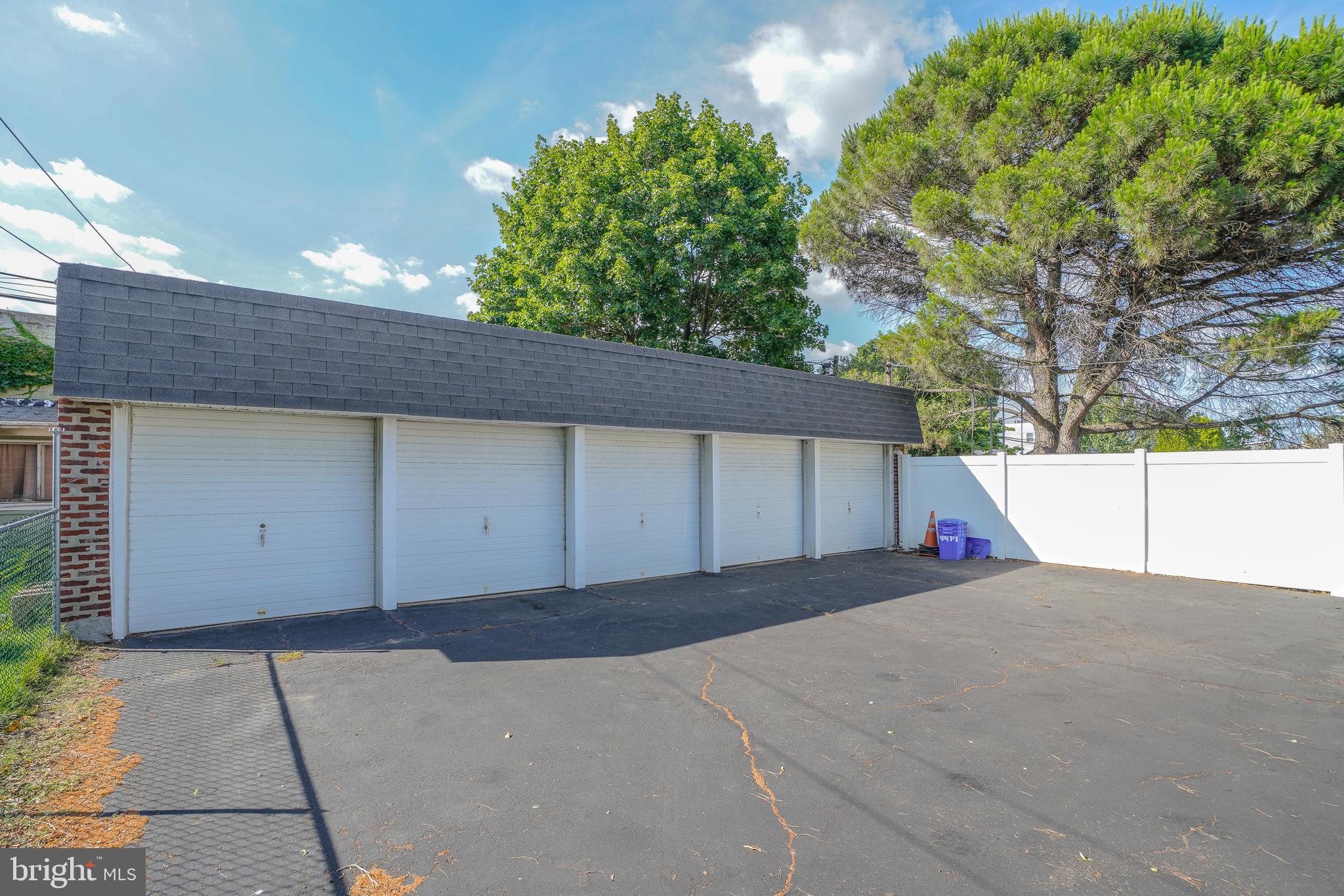 BRIDESBURG - Residential