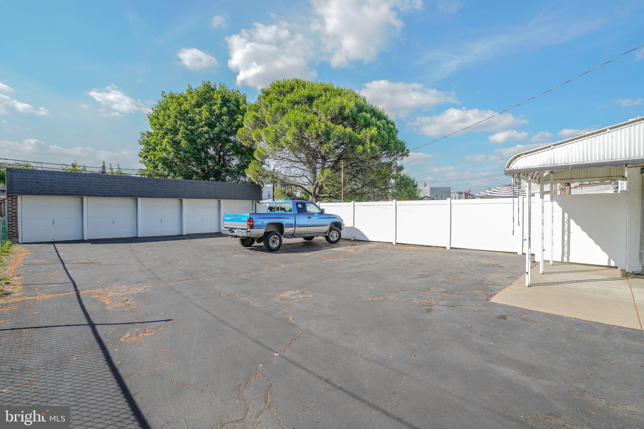 BRIDESBURG - Residential