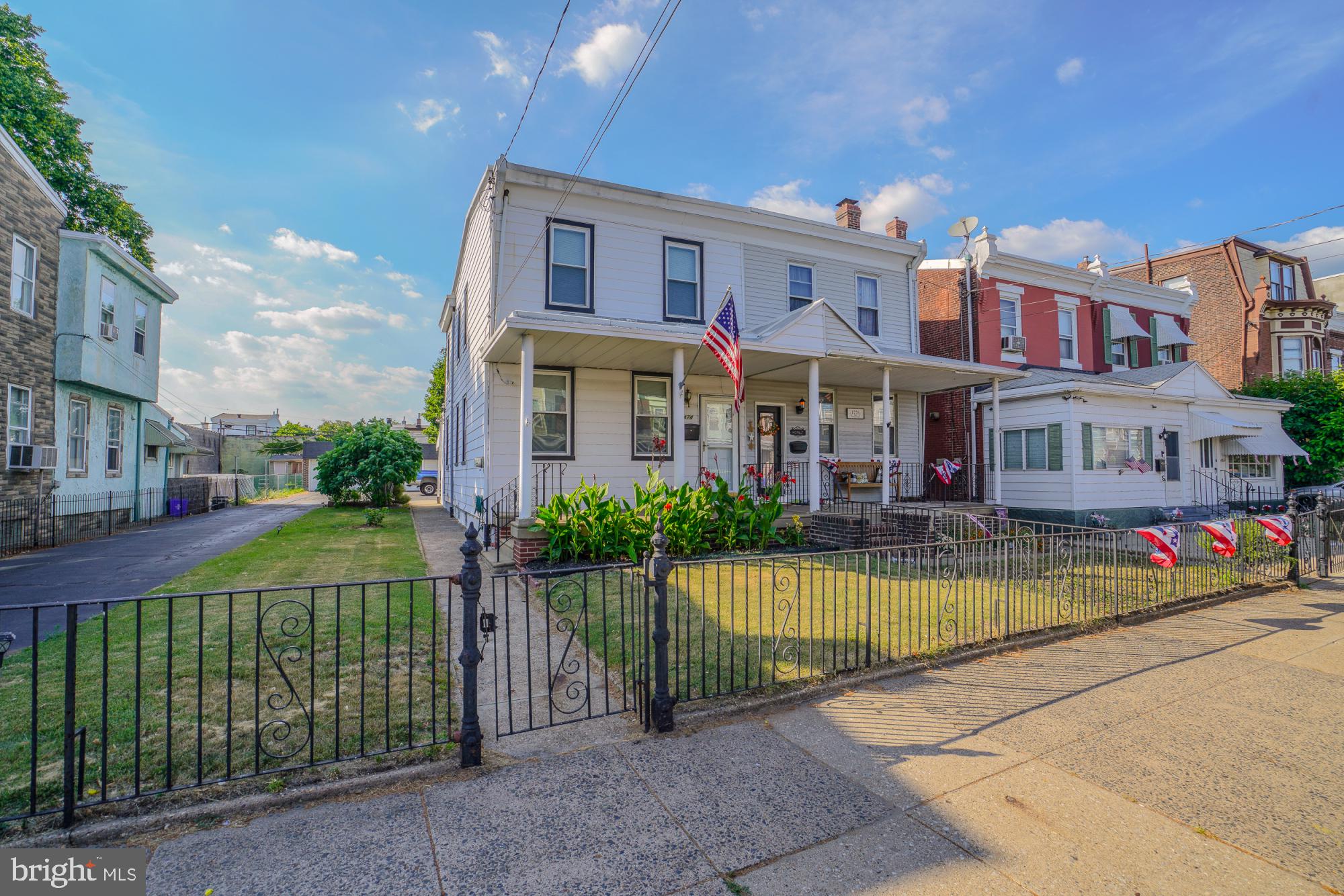 BRIDESBURG - Residential