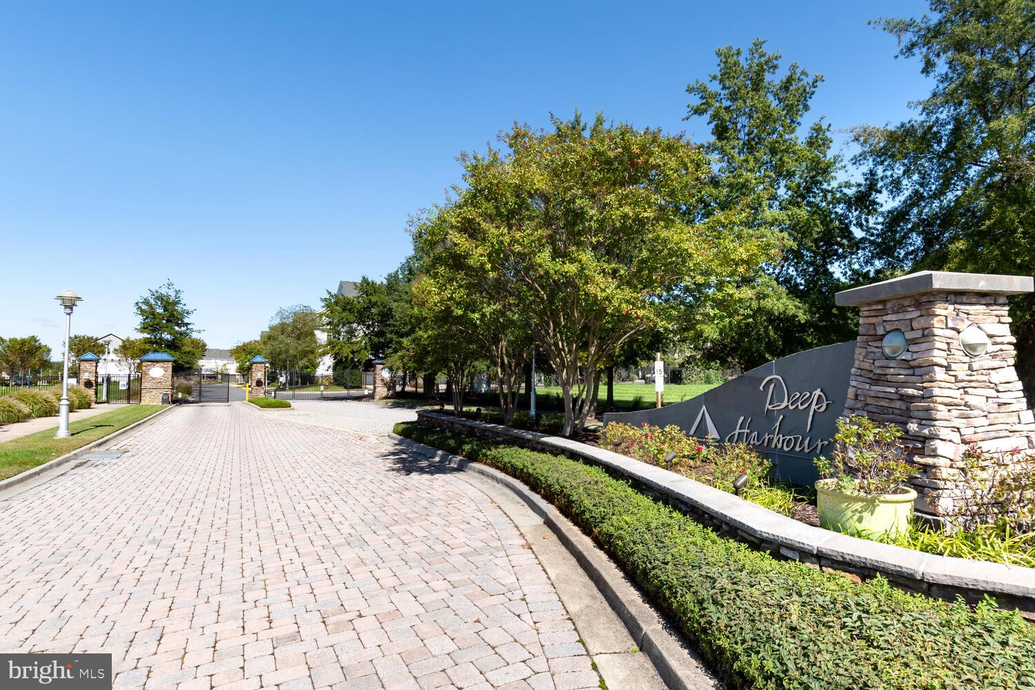 DEEP HARBOR - Residential