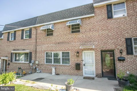 Townhouse For Sale - 633 E Elm Street<br/> NORRISTOWN, PA 19401