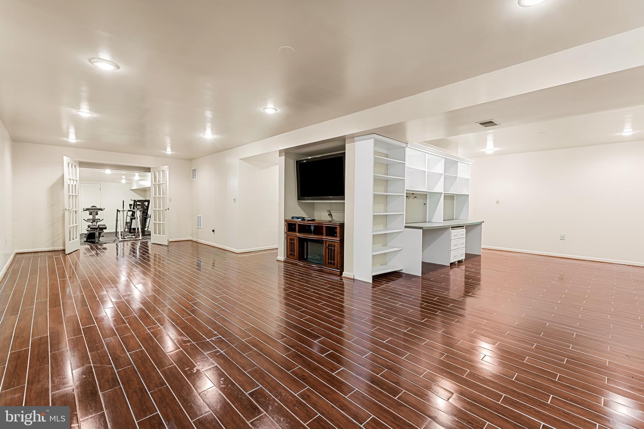 MONTGOMERY MEADOWS - Residential