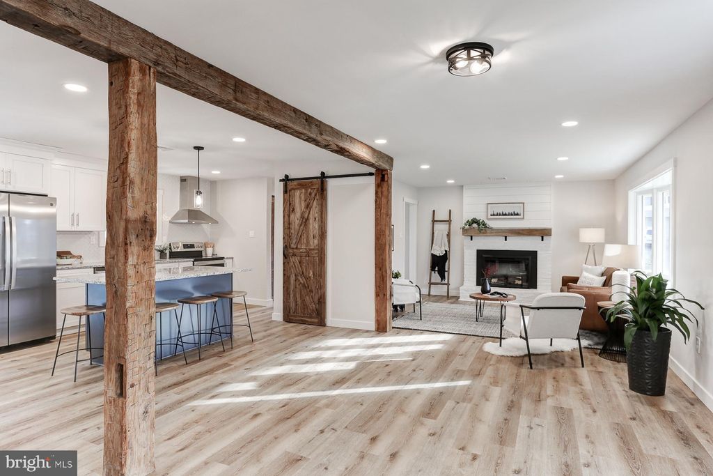 Photo of 293 Tennyson Drive, Lancaster, PA 17602 (MLS # PALA2045398)