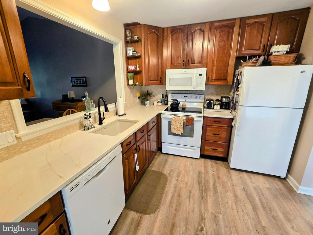 Photo of 103 Mountainstone Drive, ELIZABETHTOWN, PA 17022 (MLS # PALA2074718)