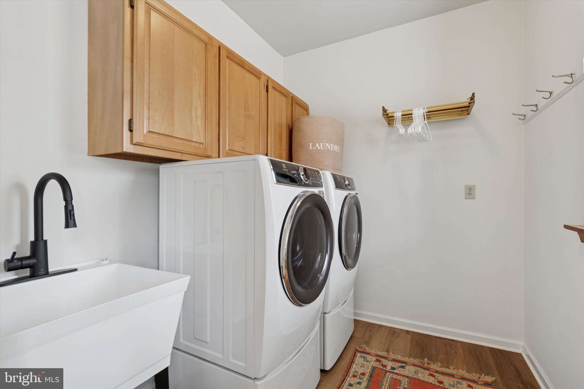 FOX HOLLOW - Residential