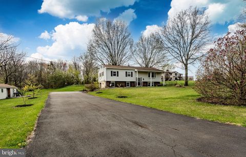 Photo of 36 Sunset Road, ROYERSFORD, PA 19468 (MLS # PAMC2175664)
