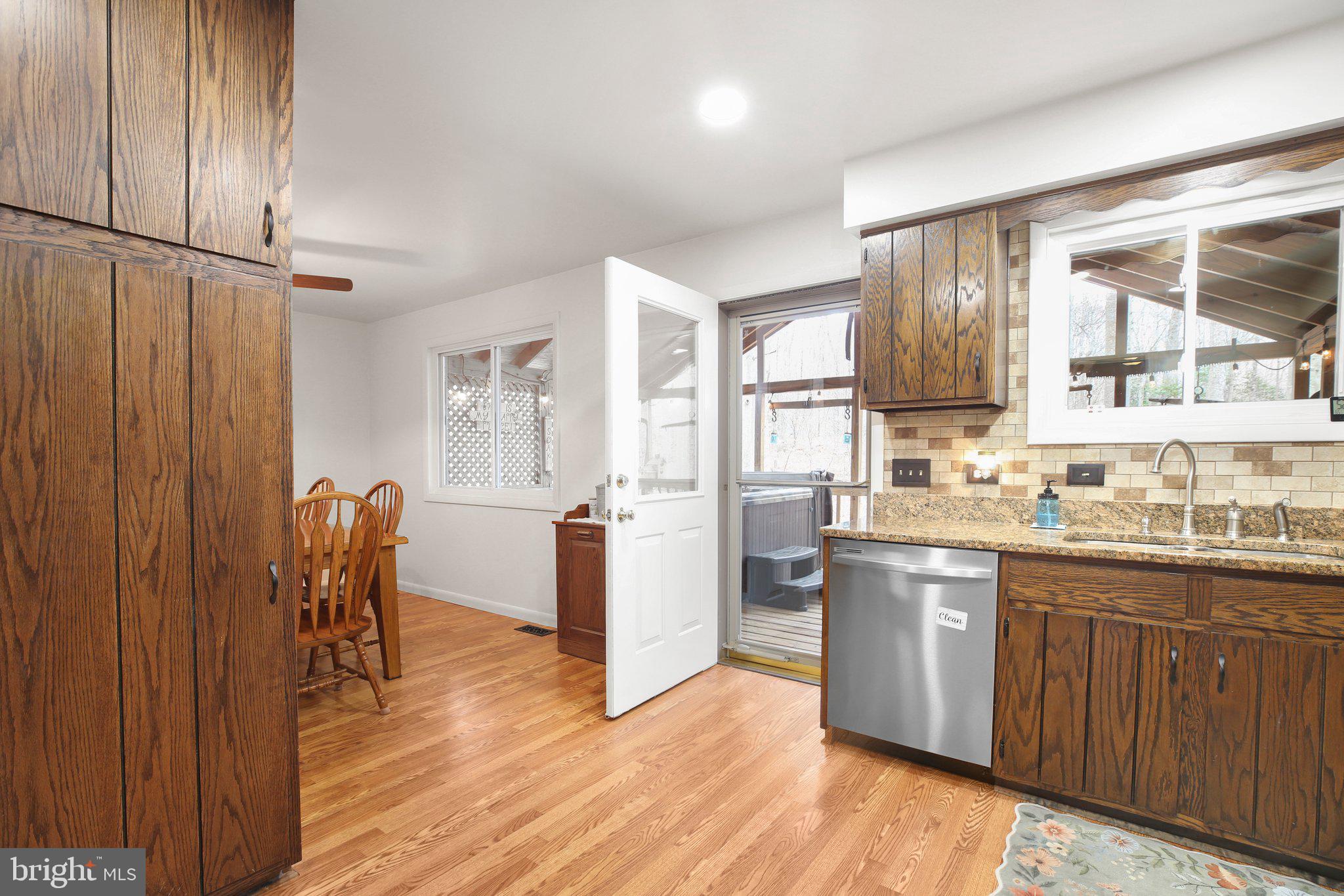 RIVERS EDGE - Residential