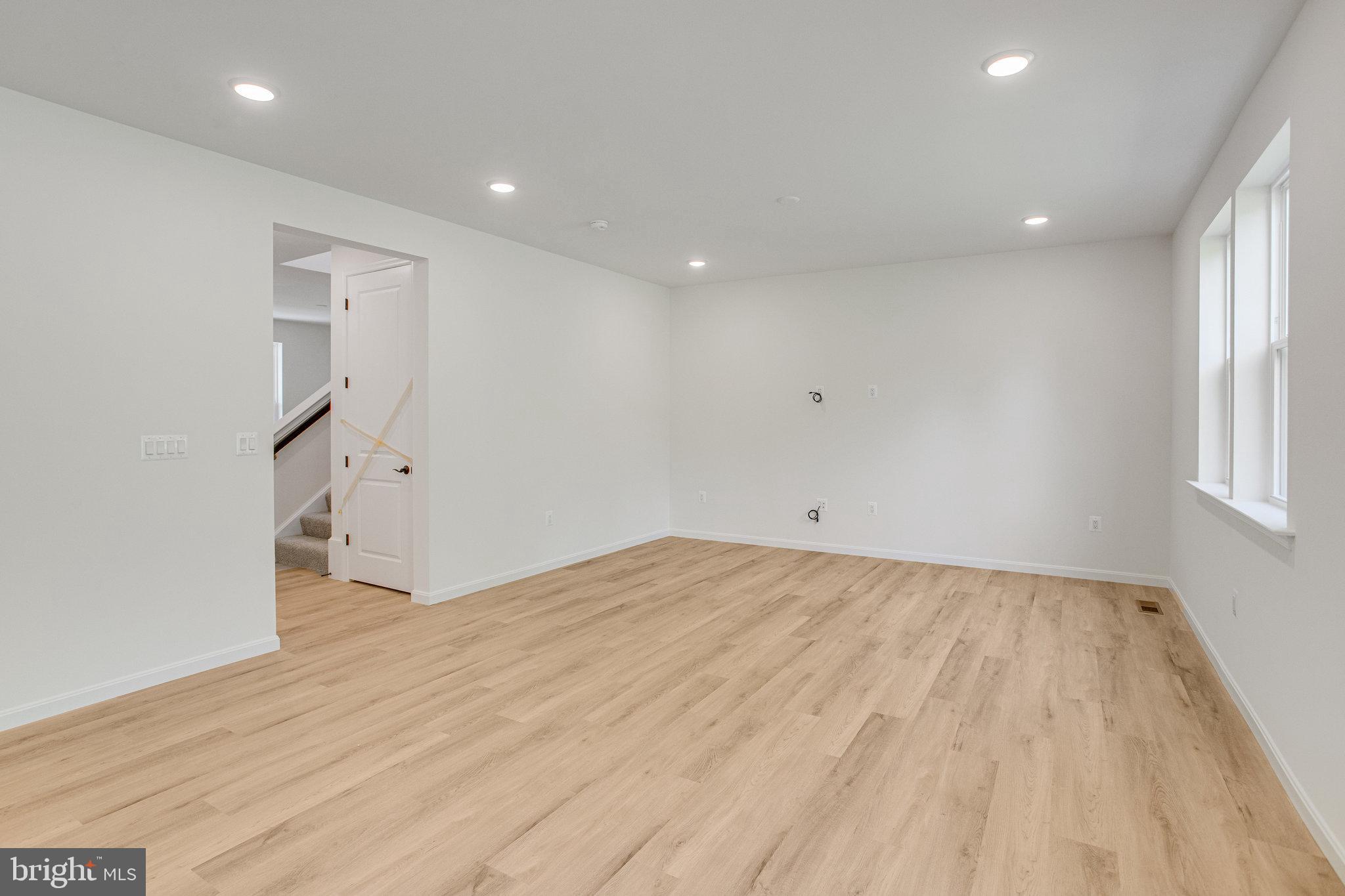 WILDERNESS SHORES - Residential