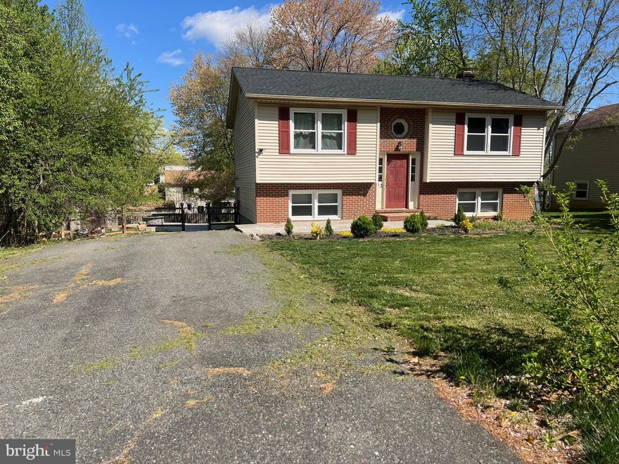 Great opportunity  to own a 3-bedroom, 2- bathroom home with great potential! This property offers a solid layout and the perfect canvas for buyers looking to personalize and make it their own. Being sold AS-IS, IT's a fantastic chance to build equity while adding your own style. 
Please note: the washer, dryer, and stove do not convey and are excluded for the sale. 

THE DECK REQUIRES REPAIR AND IS NOT SAFE FOR USE AT THIS TIME -PLEASE DO NOT ACCESS.