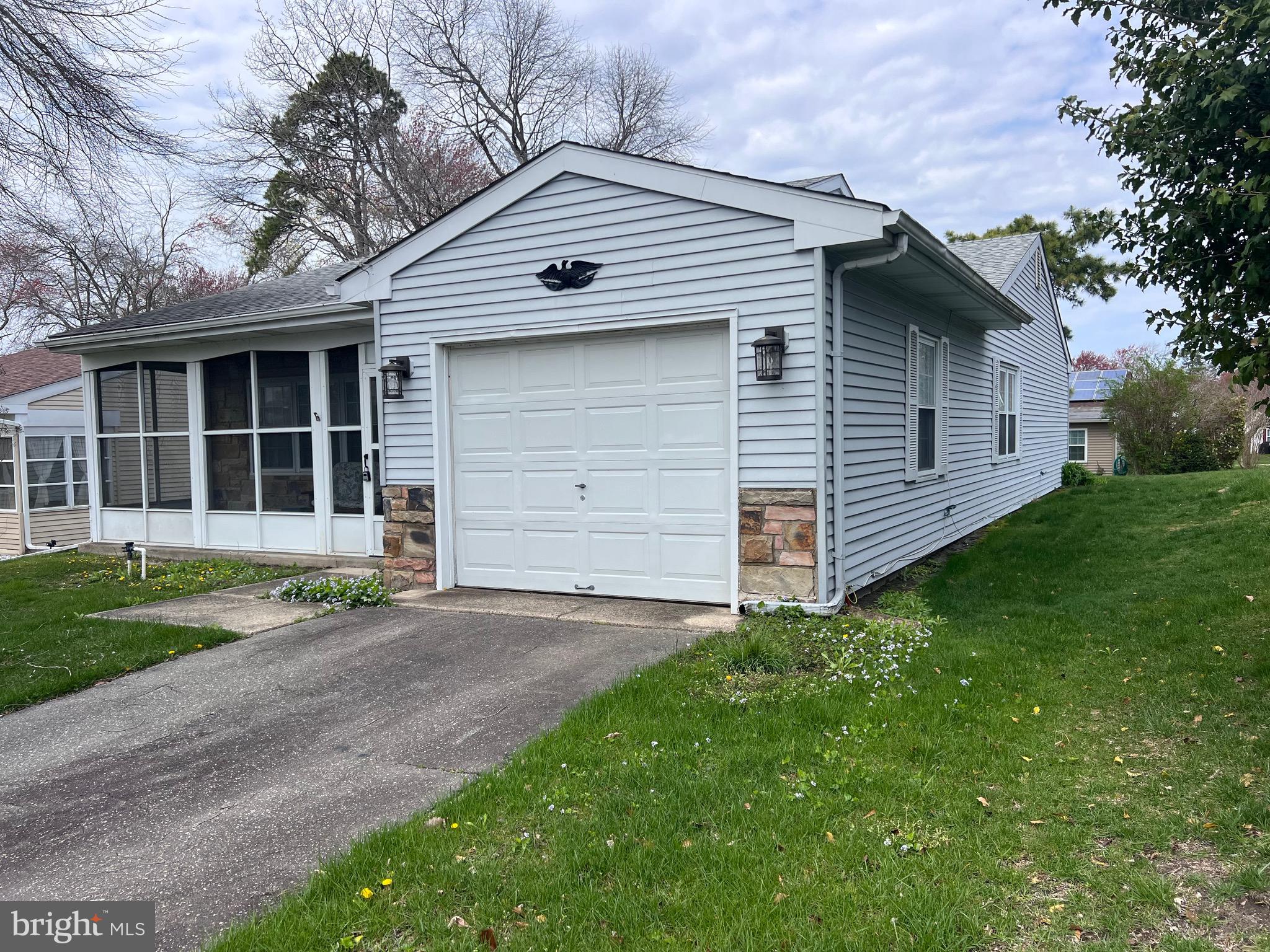 7 BUCKINGHAM DRIVE
