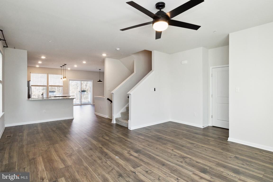 SEVEN OAKS - Residential Lease