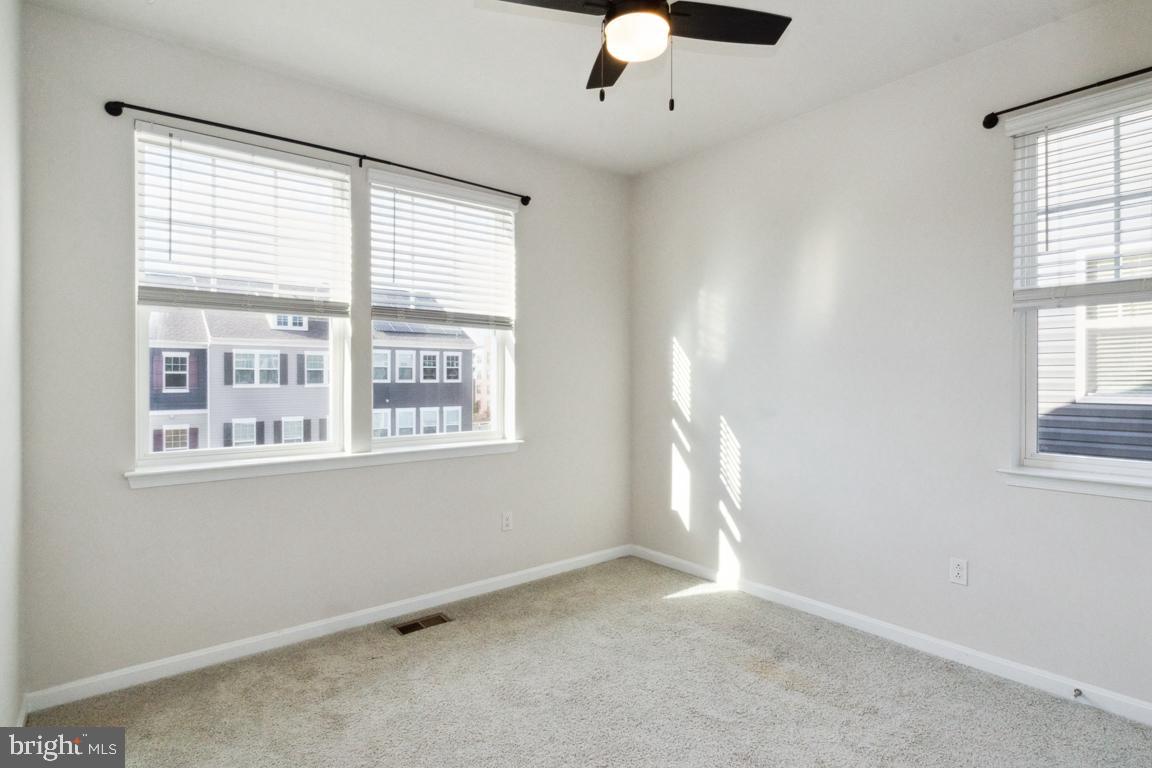 SEVEN OAKS - Residential Lease