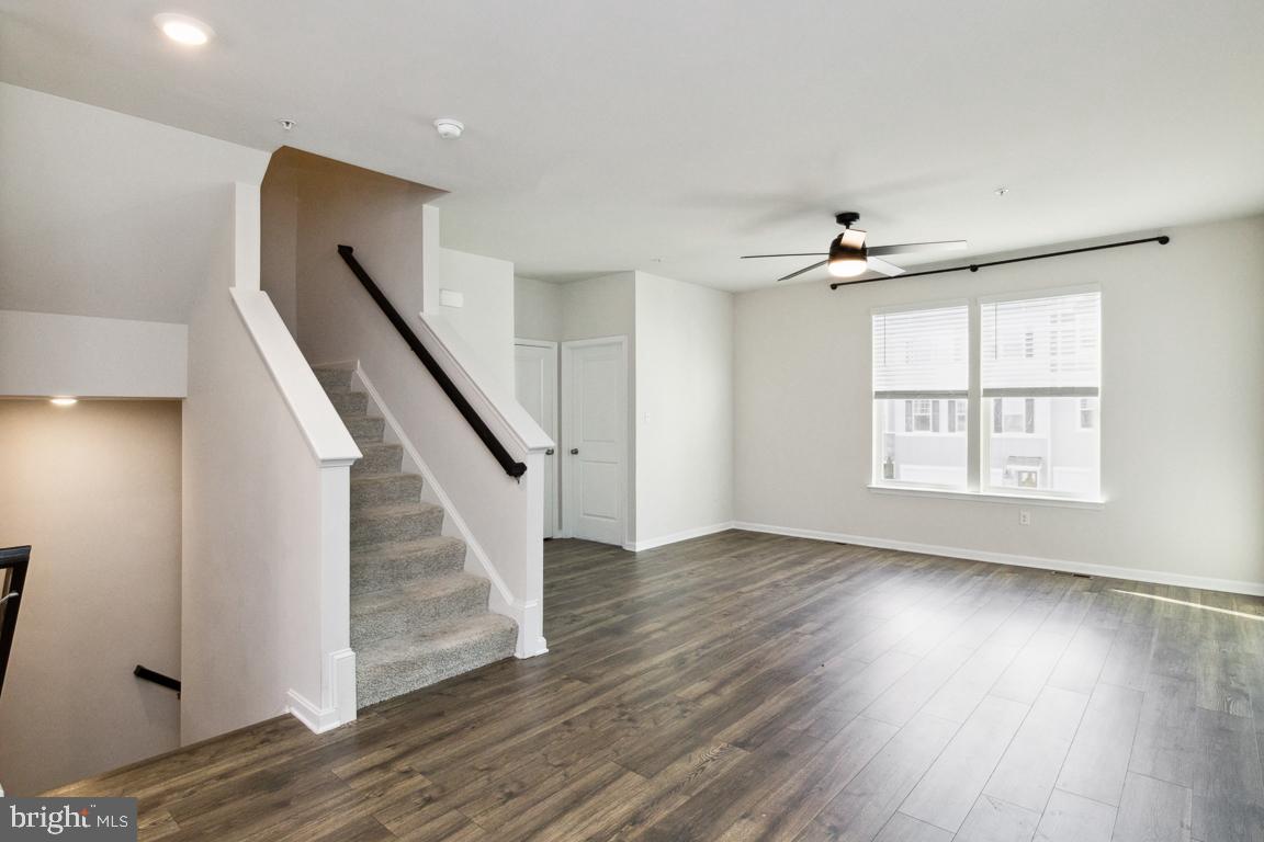 SEVEN OAKS - Residential Lease