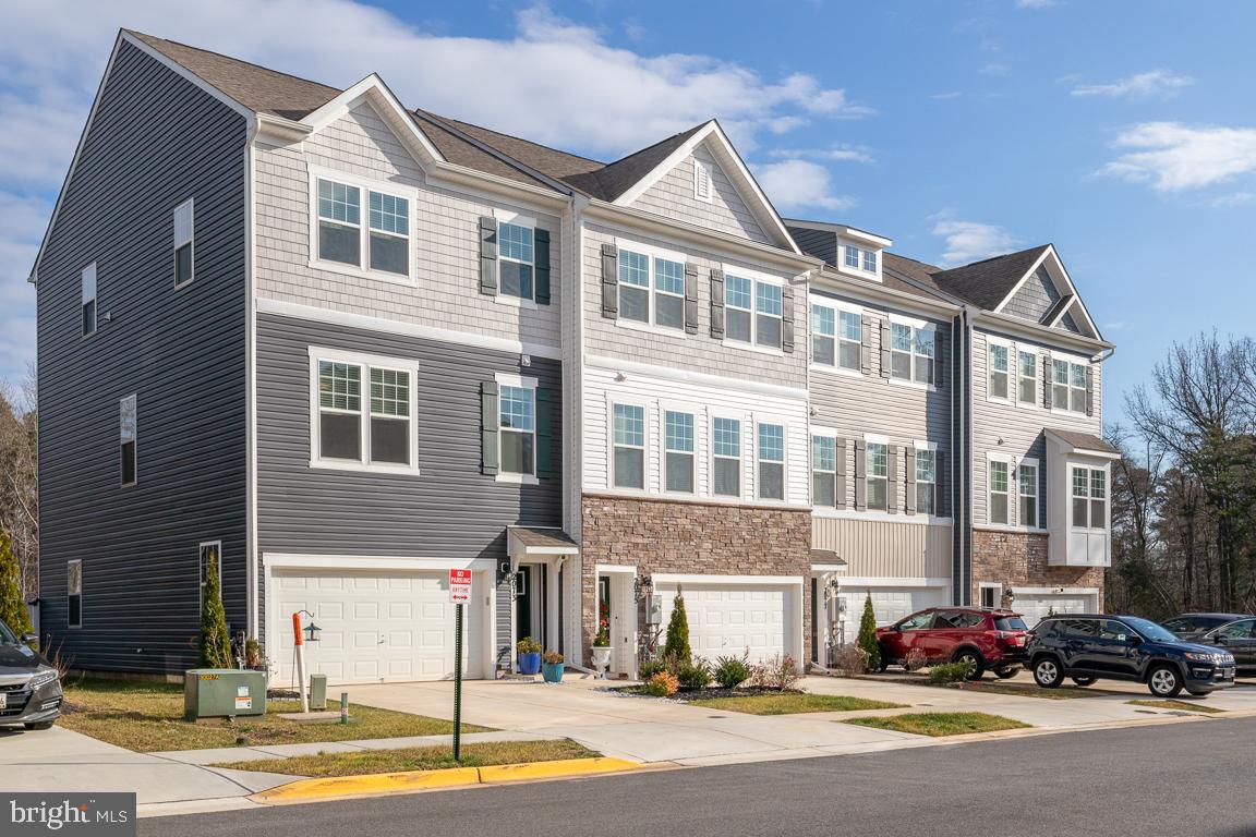 SEVEN OAKS - Residential Lease