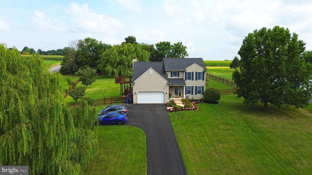 Photo of 593 ROSEHILL DR, NARVON, PA 17555 (MLS # PALA2038868)