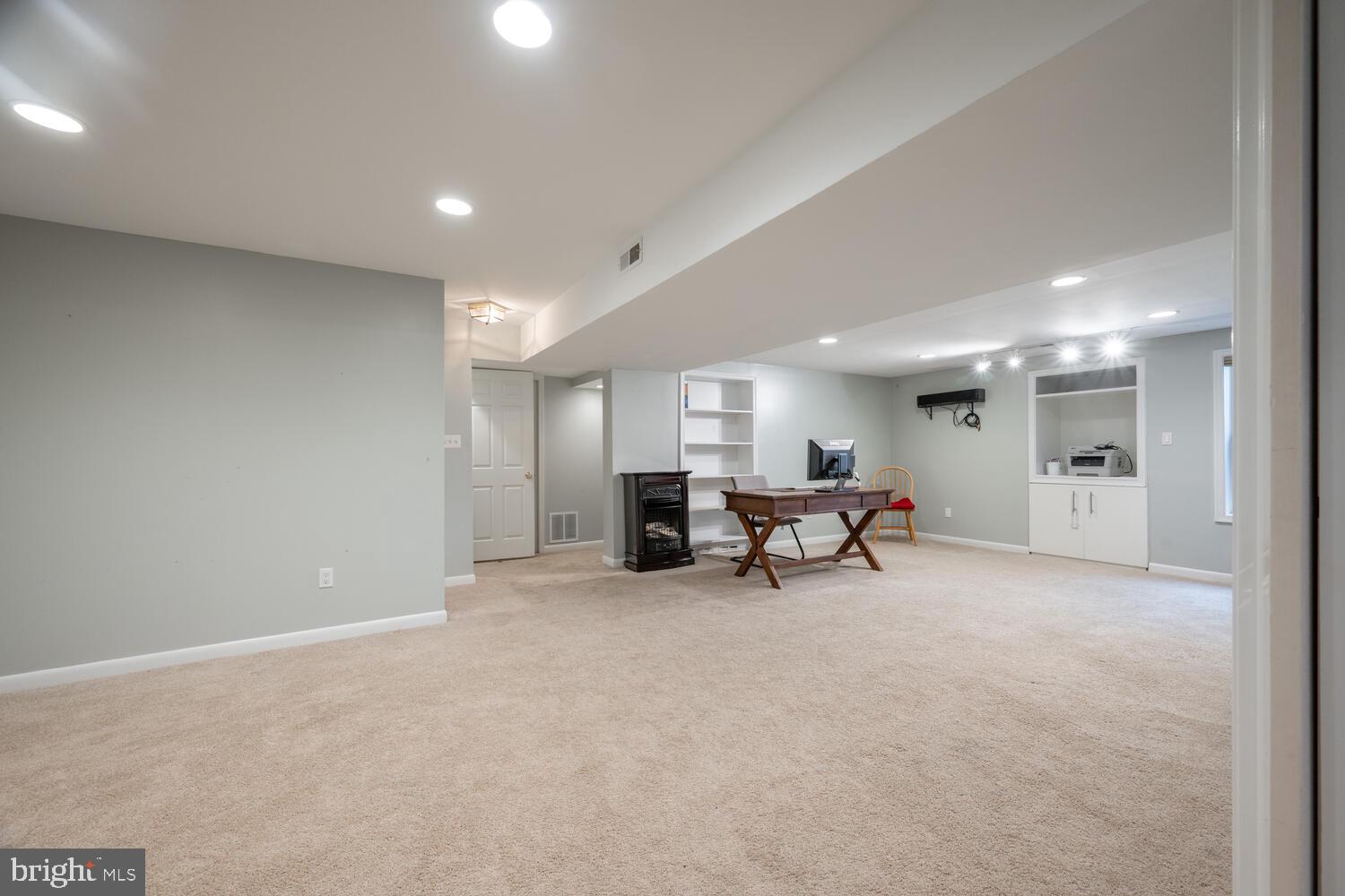 OAK MARR COURTS - Residential Lease