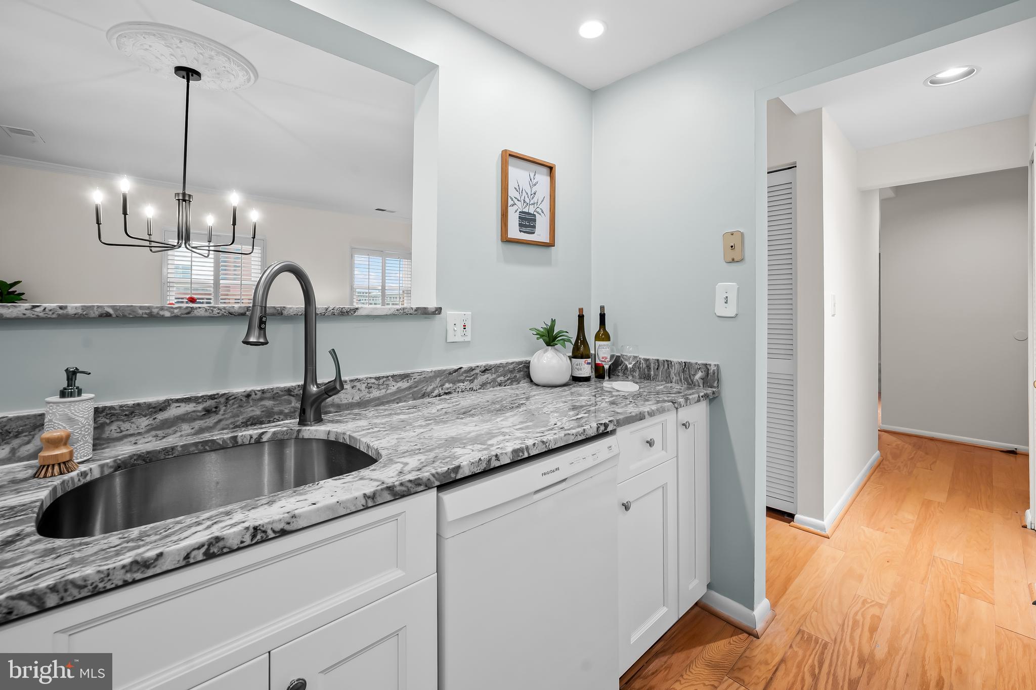 123 W BARRE STREET W 402
