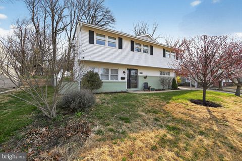 Homes For Sale - 2016 Wildwood Drive<br/> WILMINGTON, DE 19805