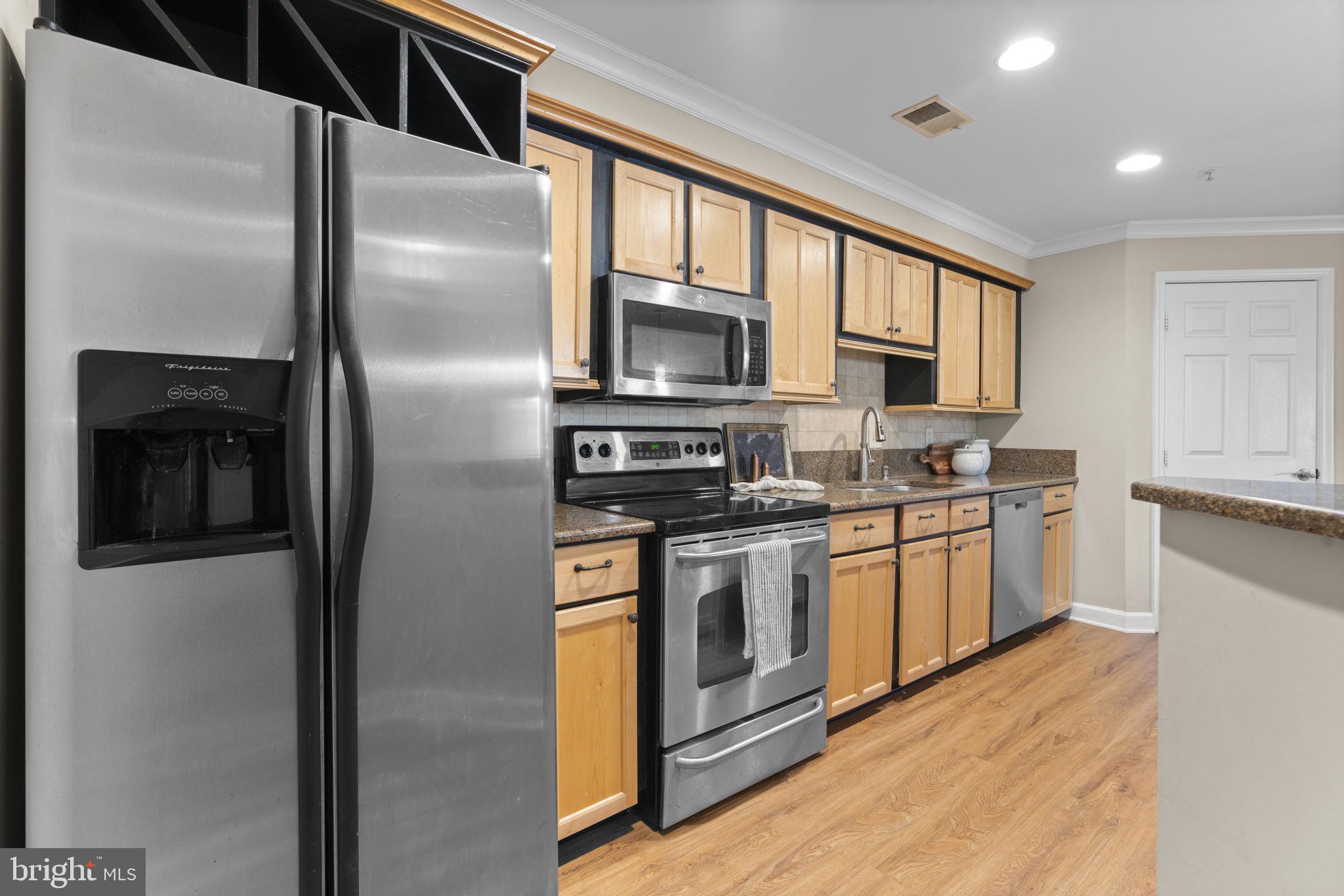 ADMIRAL REACH AT HARBOUR GATES - Residential