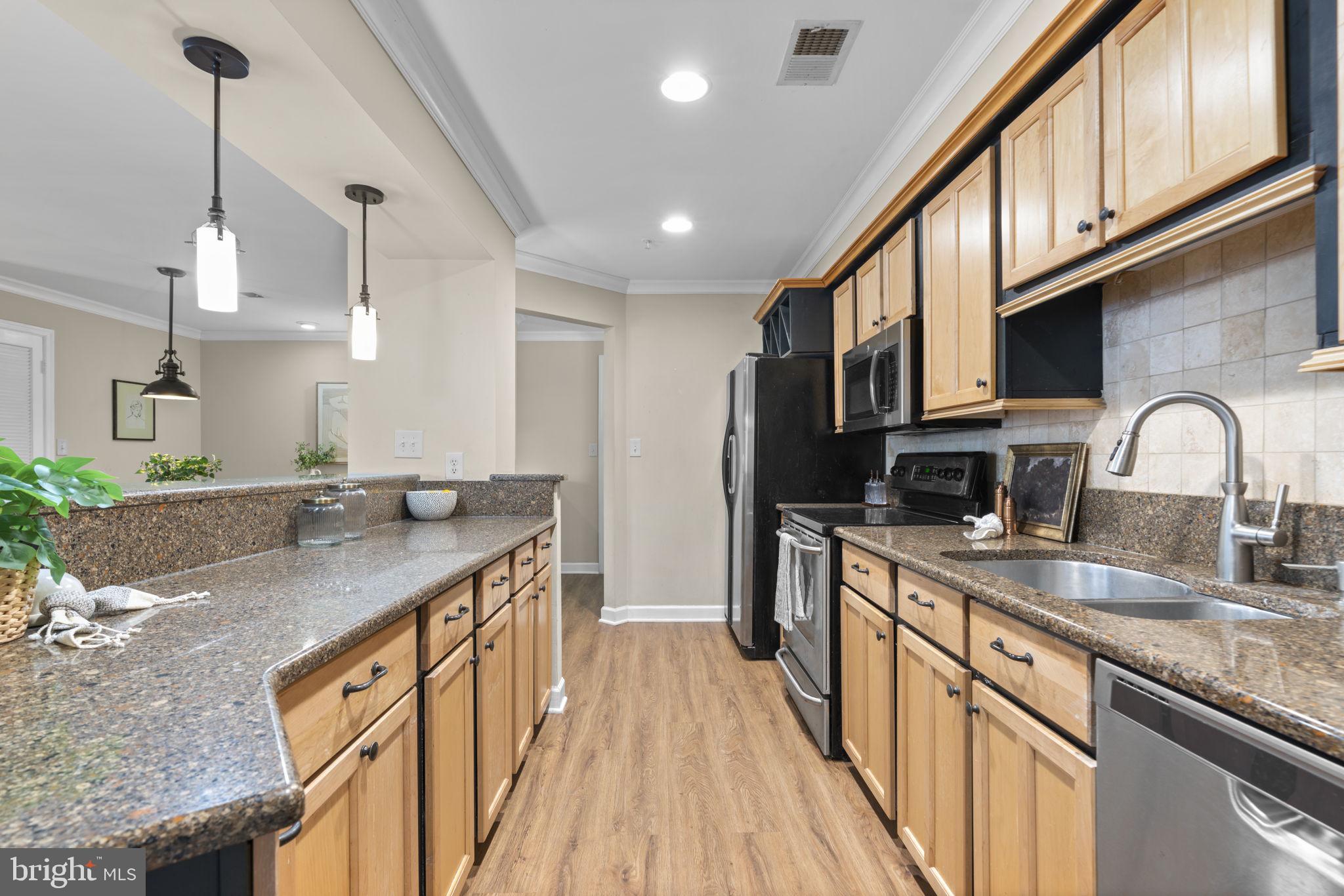 ADMIRAL REACH AT HARBOUR GATES - Residential