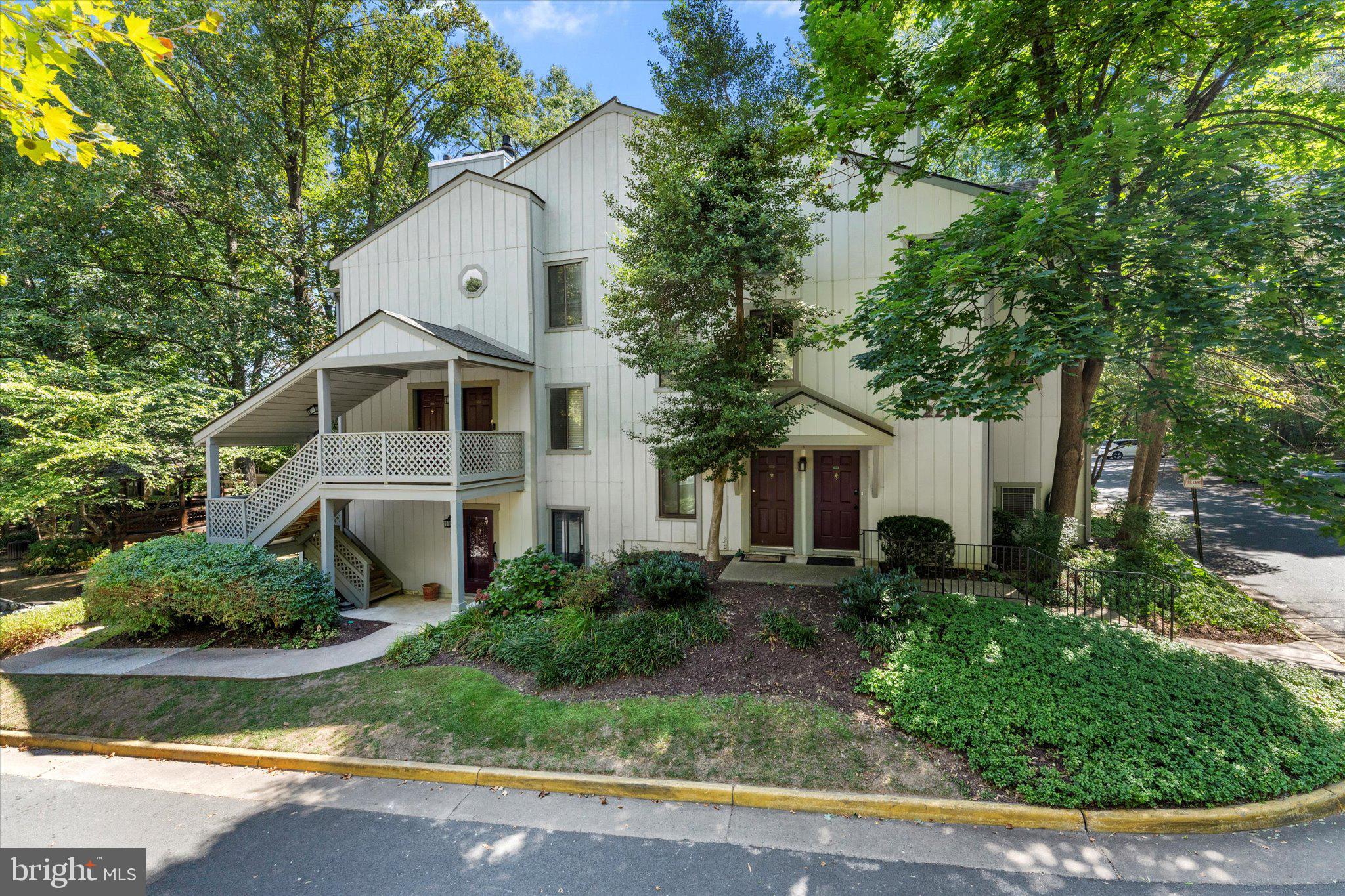2245 HUNTERS RUN DRIVE