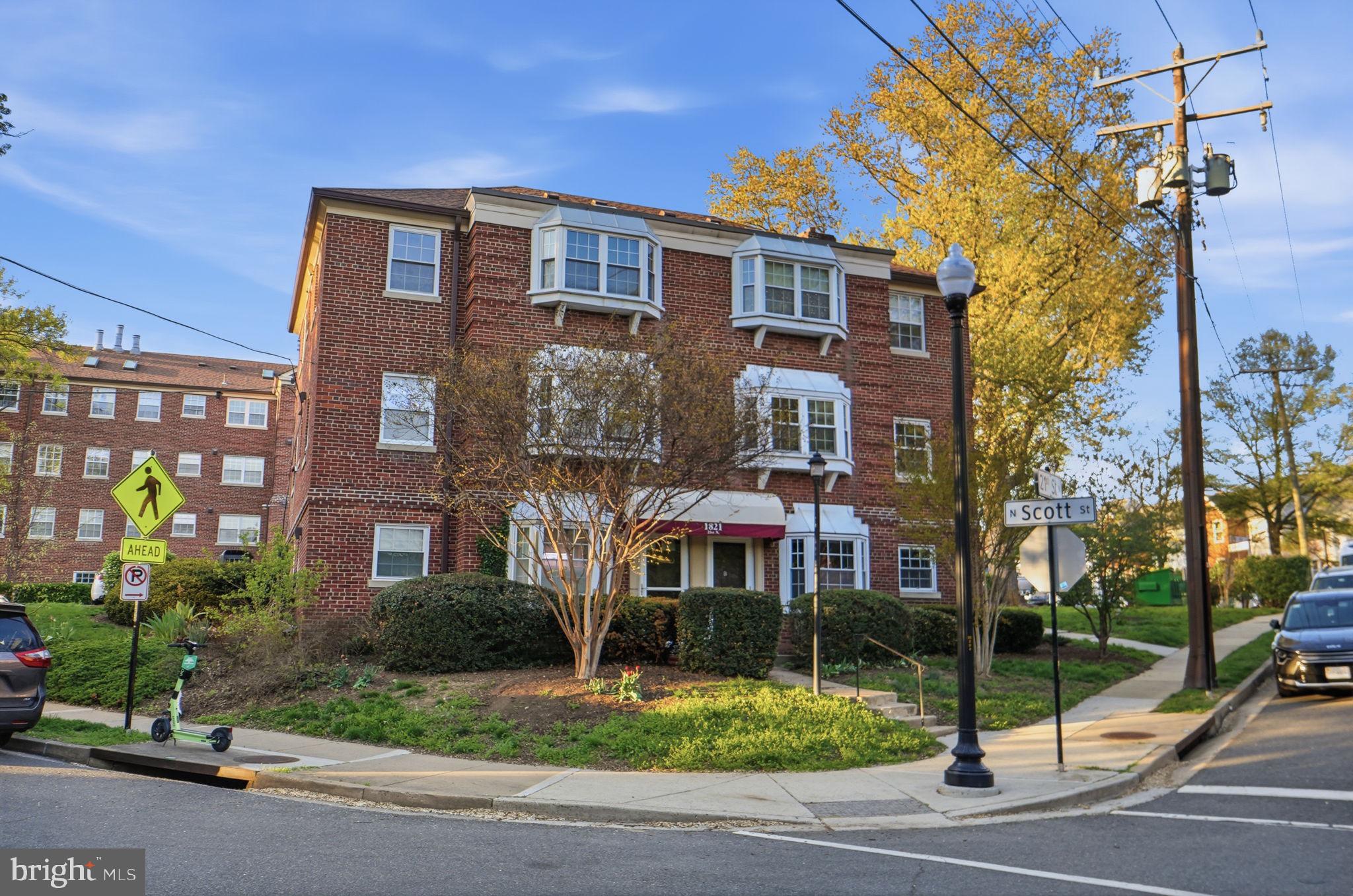 PALISADE GARDENS - Residential