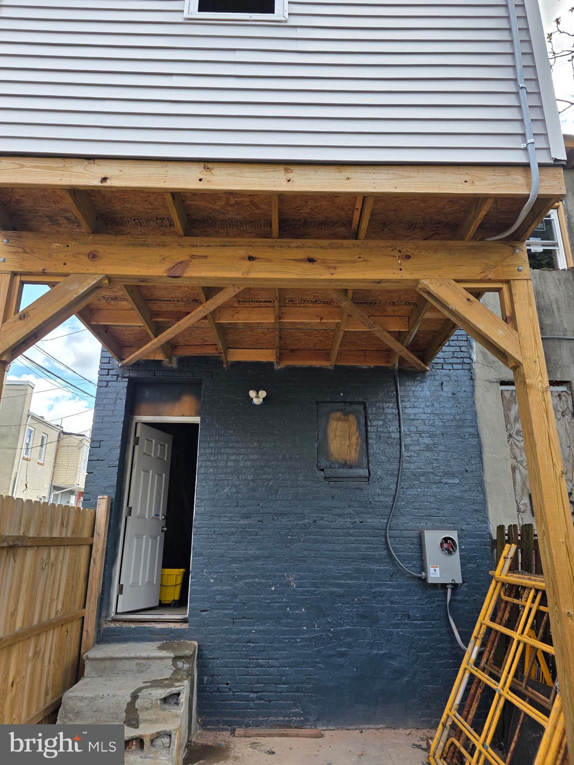 BROADWAY EAST - Residential