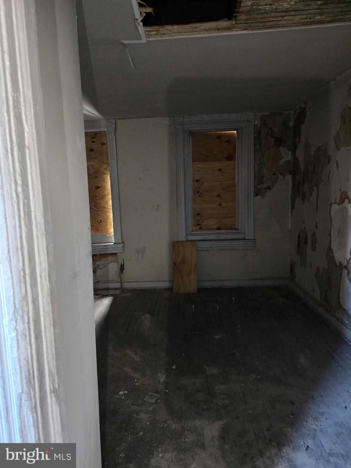 BROADWAY EAST - Residential