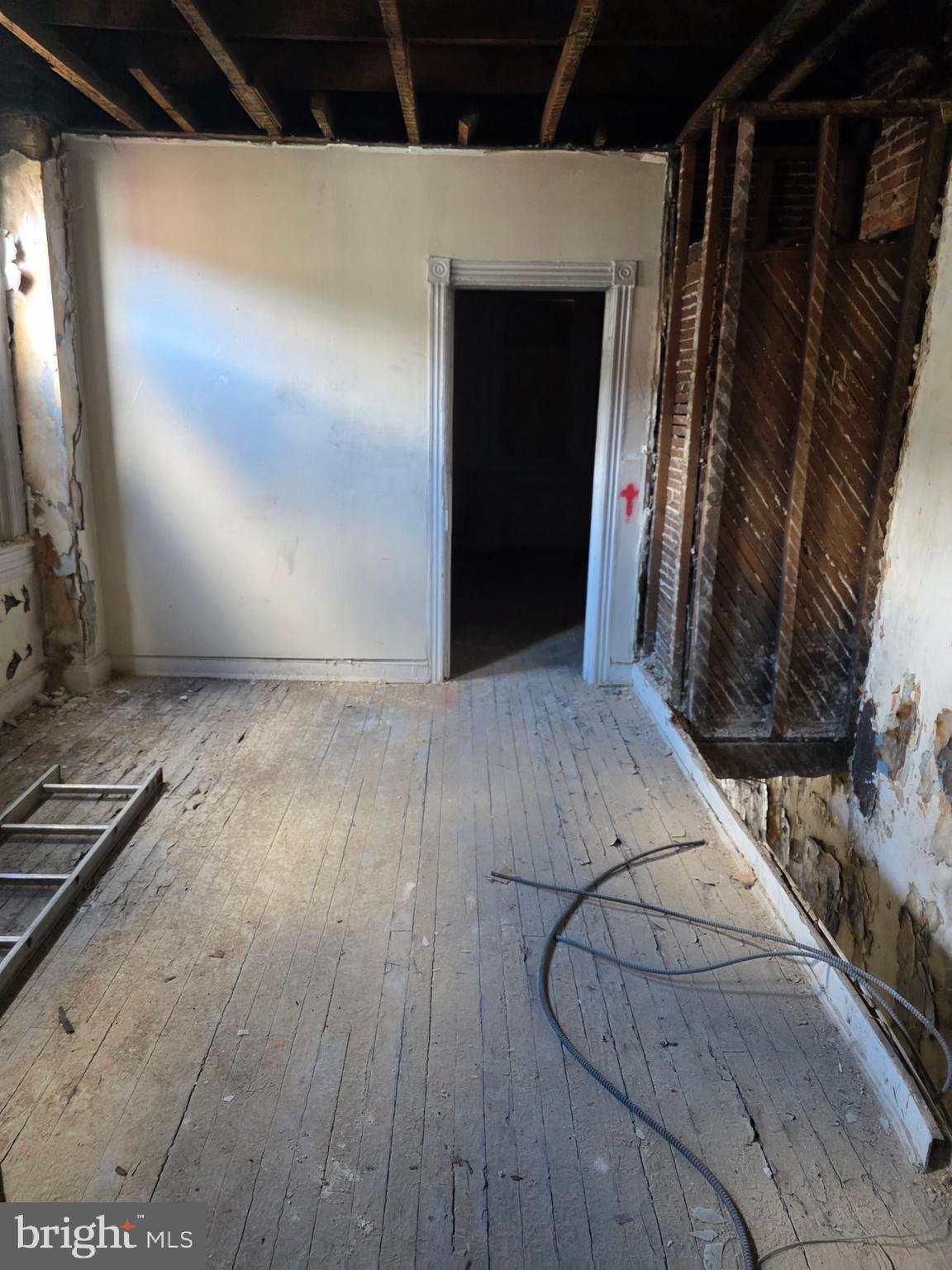 BROADWAY EAST - Residential